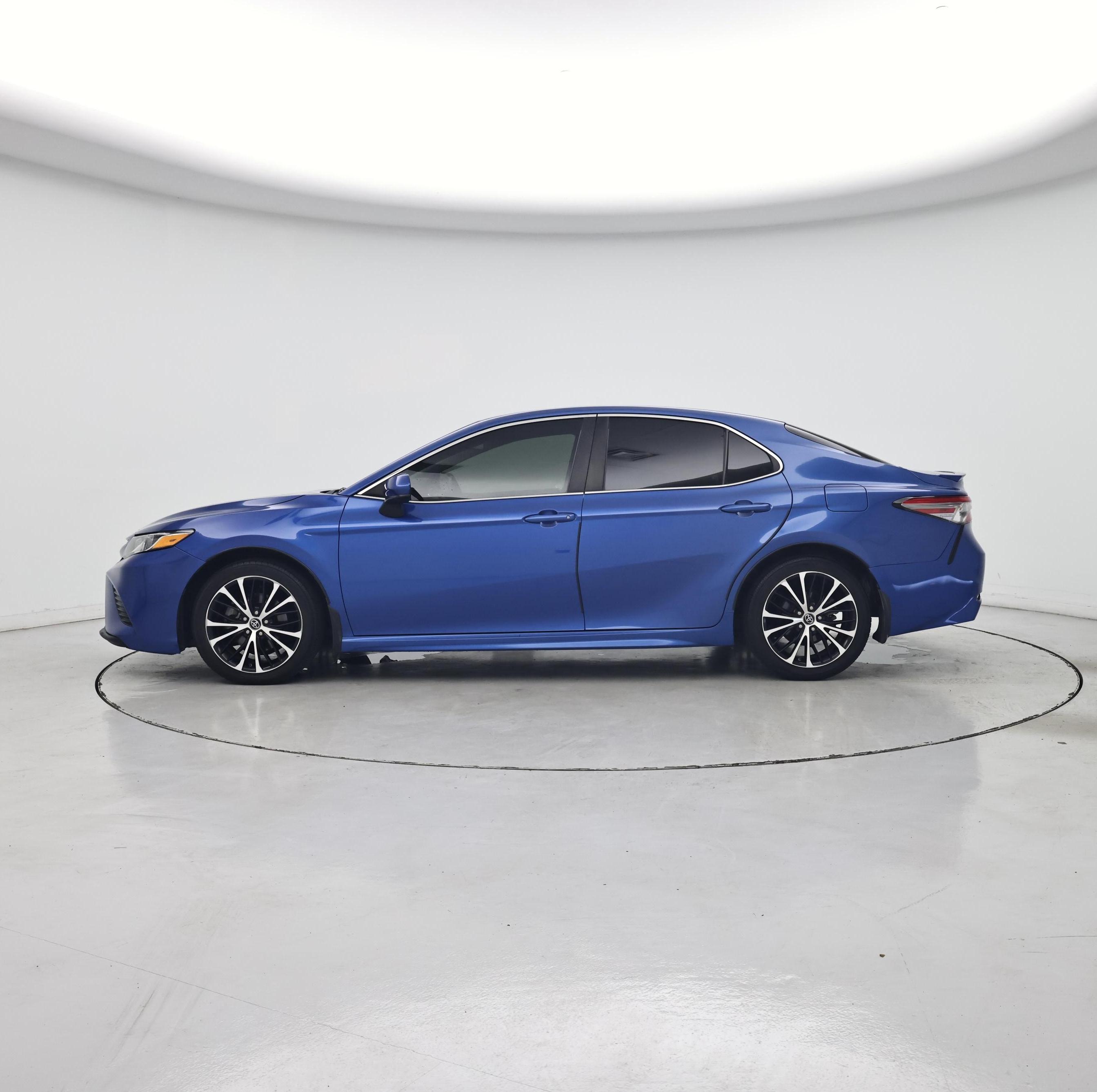 Thumbnail: 2018 Toyota Camry - 3