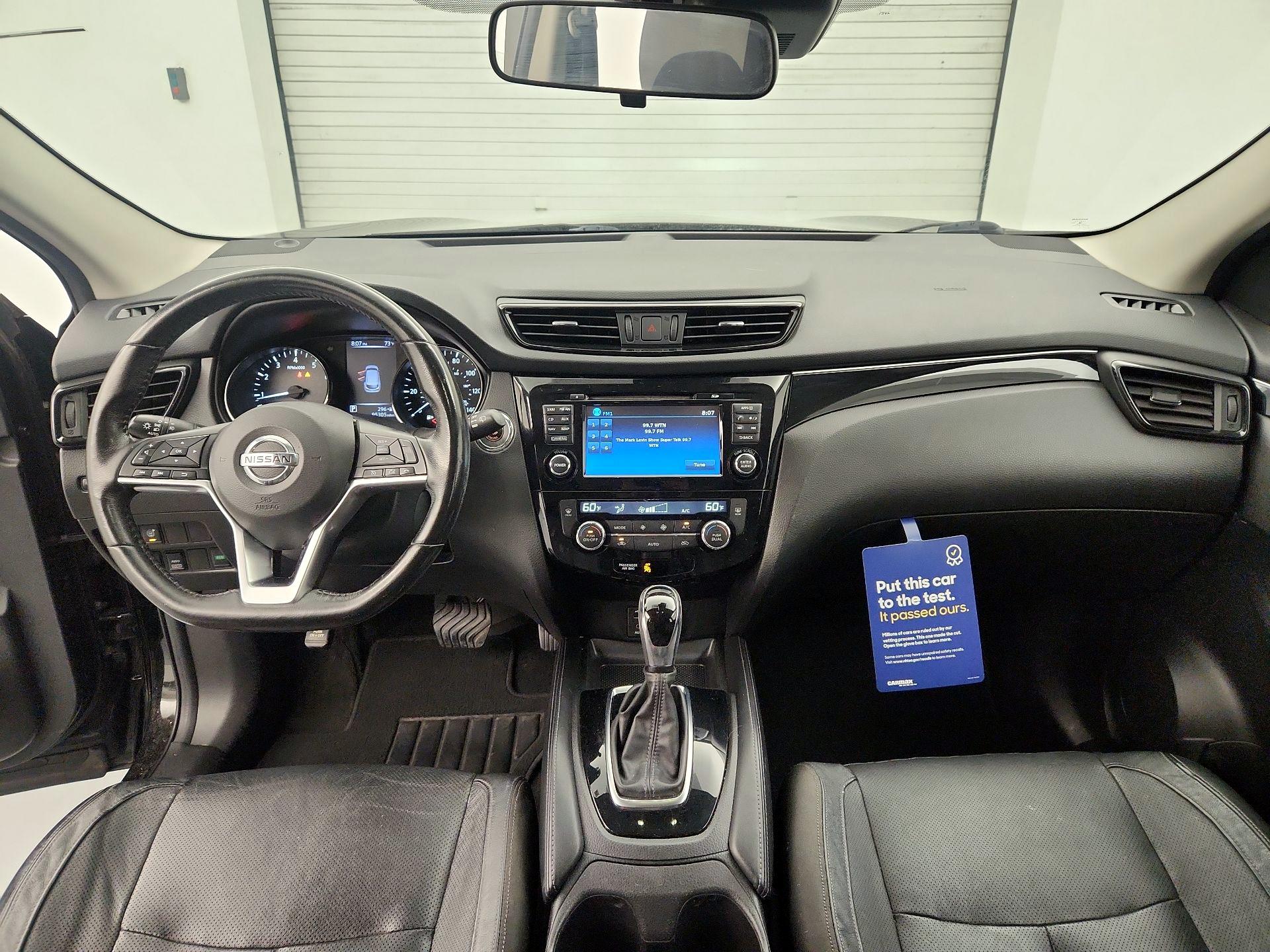 Thumbnail: 2017 Nissan Rogue Sport - 9