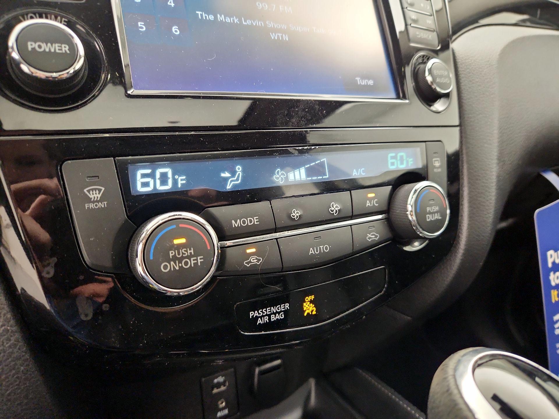 Thumbnail: 2017 Nissan Rogue Sport - 16