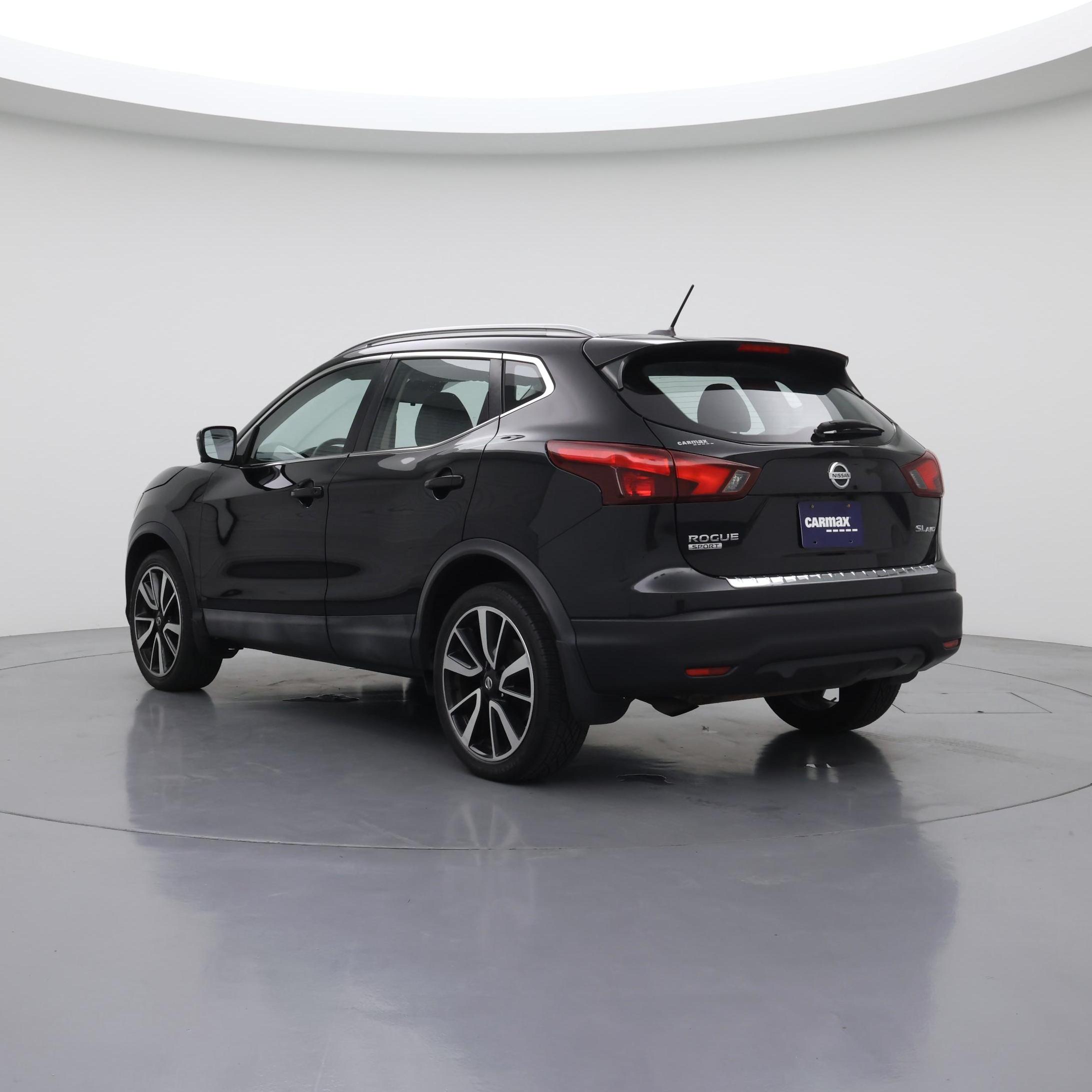 Thumbnail: 2017 Nissan Rogue Sport - 2