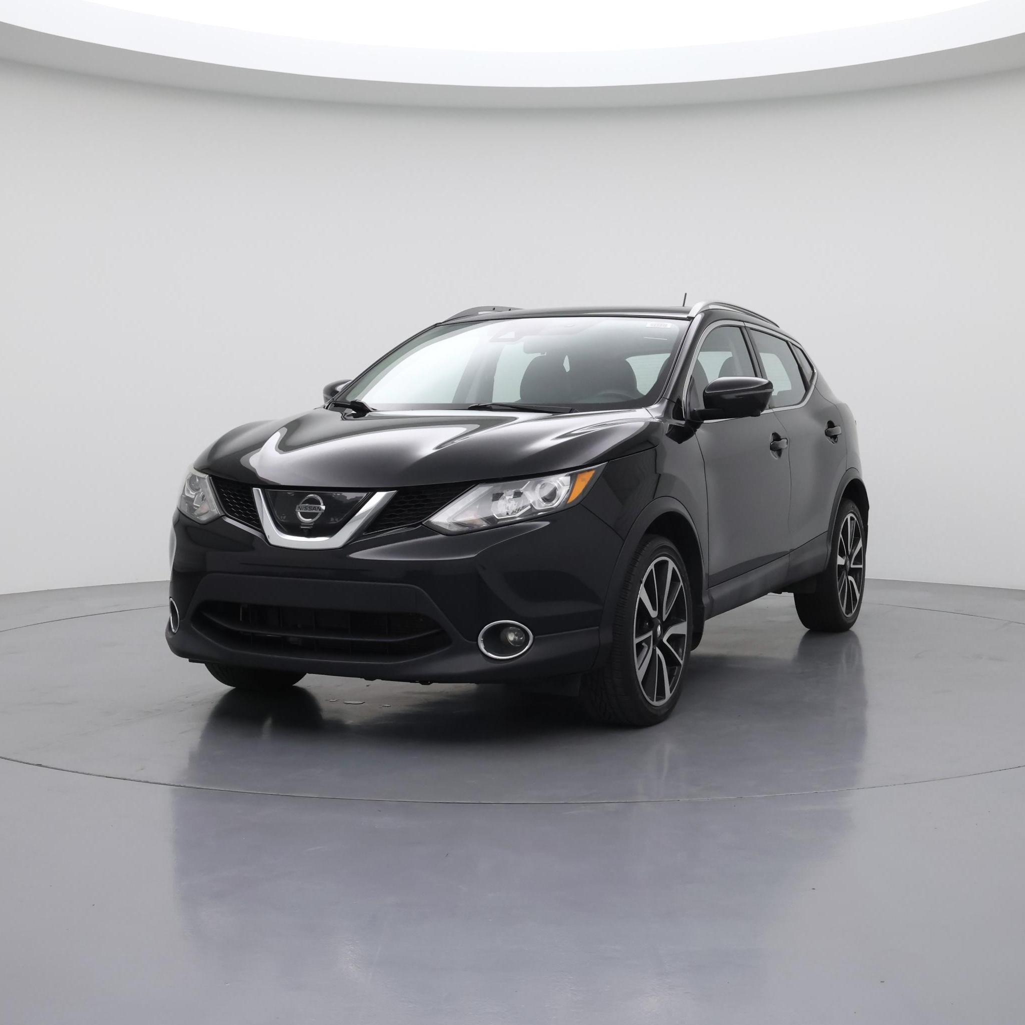 Thumbnail: 2017 Nissan Rogue Sport - 4