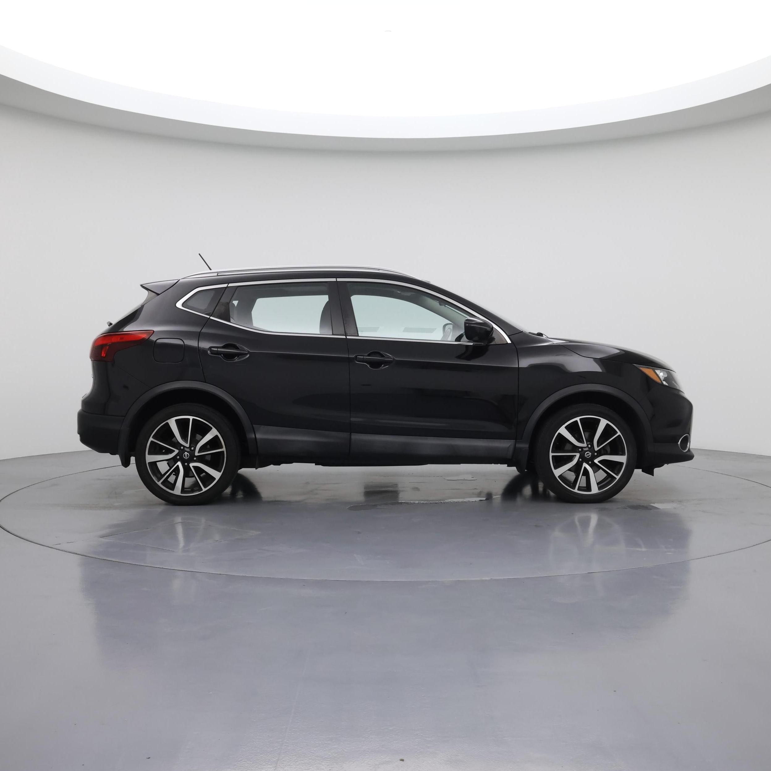 Thumbnail: 2017 Nissan Rogue Sport - 7