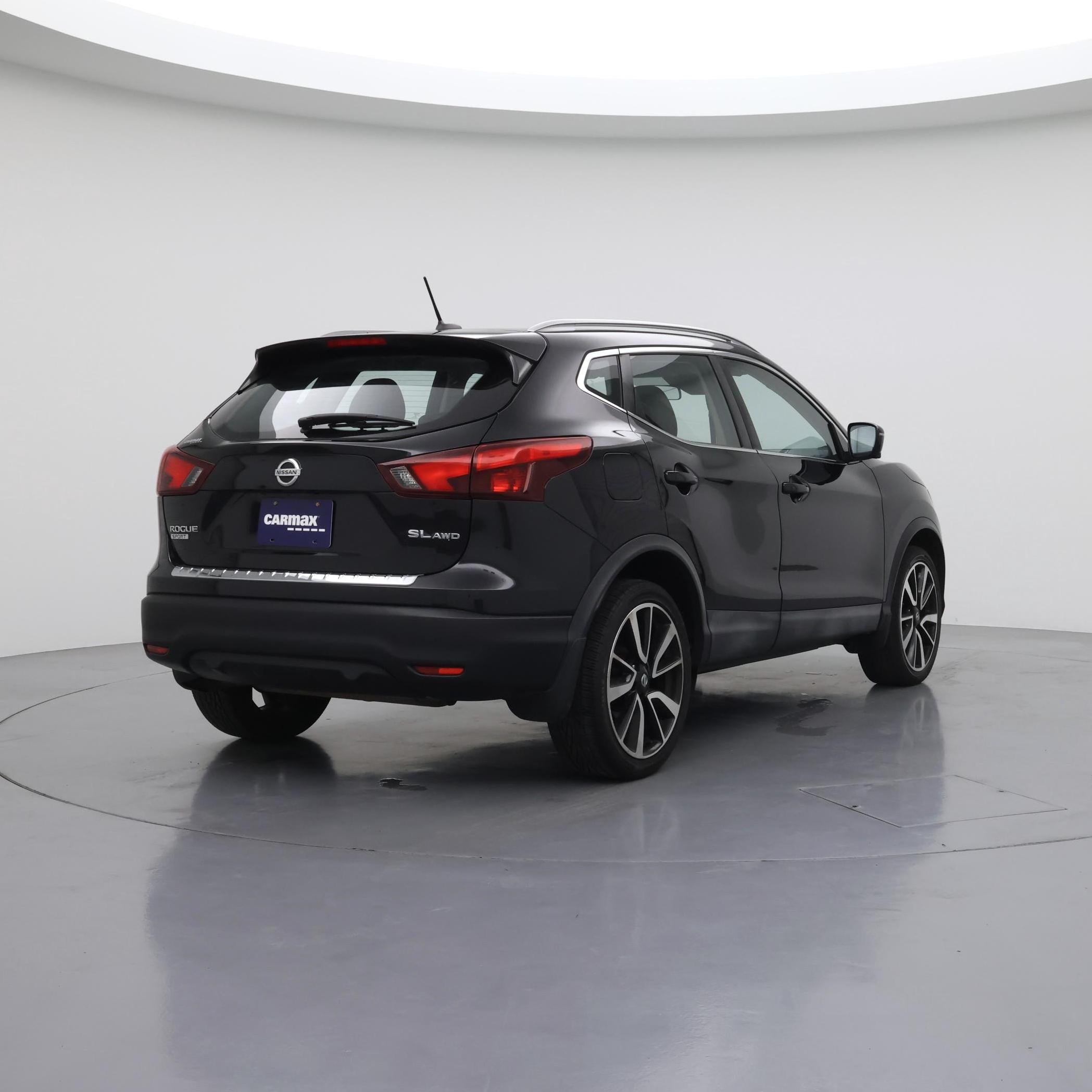Thumbnail: 2017 Nissan Rogue Sport - 8