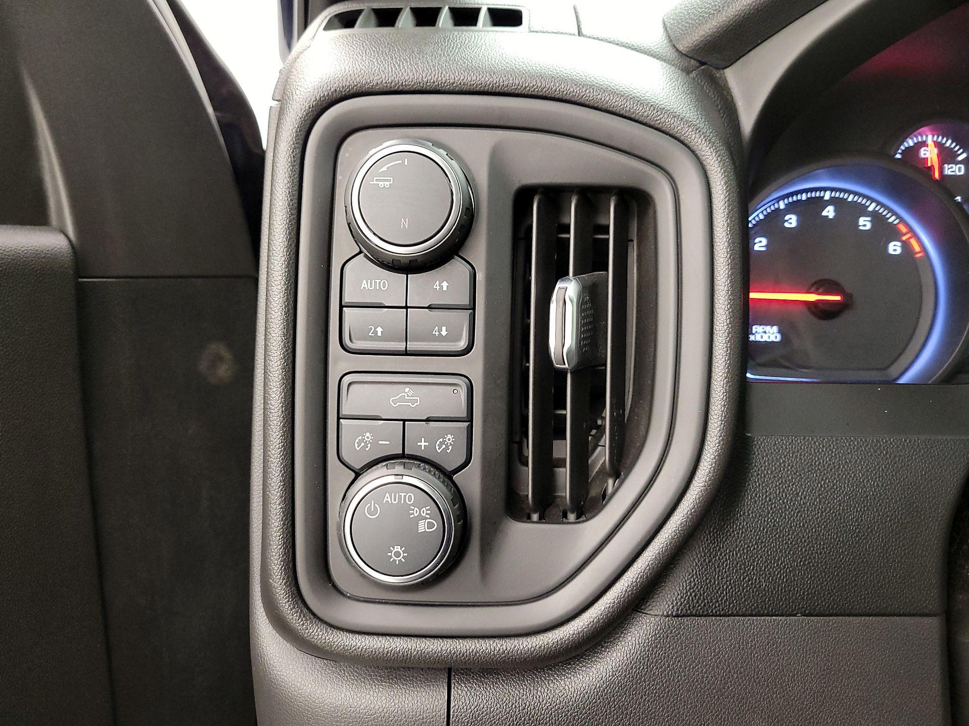 Thumbnail: 2021 Chevrolet Silverado 1500 - 13