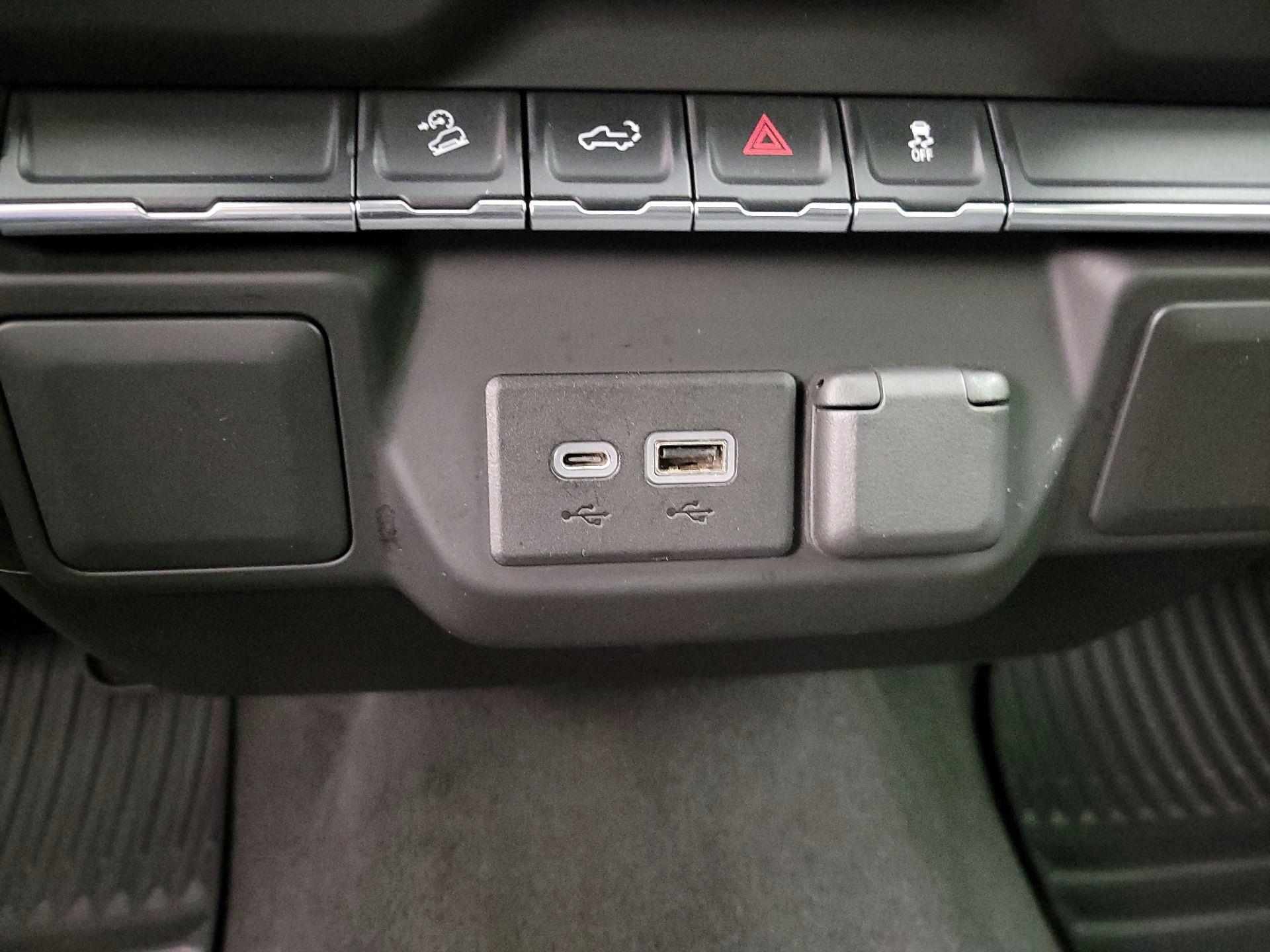 Thumbnail: 2021 Chevrolet Silverado 1500 - 18