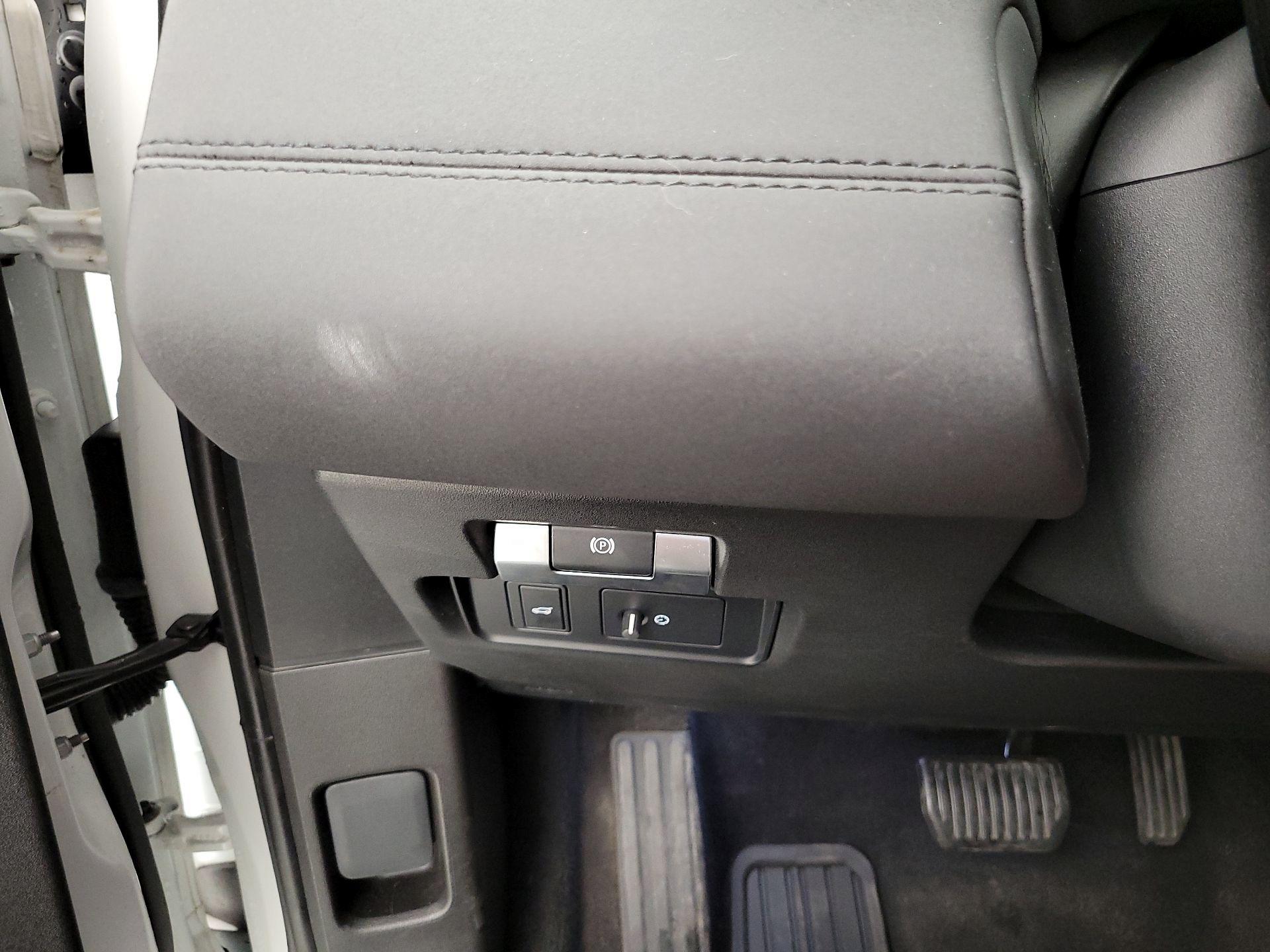 Thumbnail: 2020 Land Rover Range Rover Evoque - 13