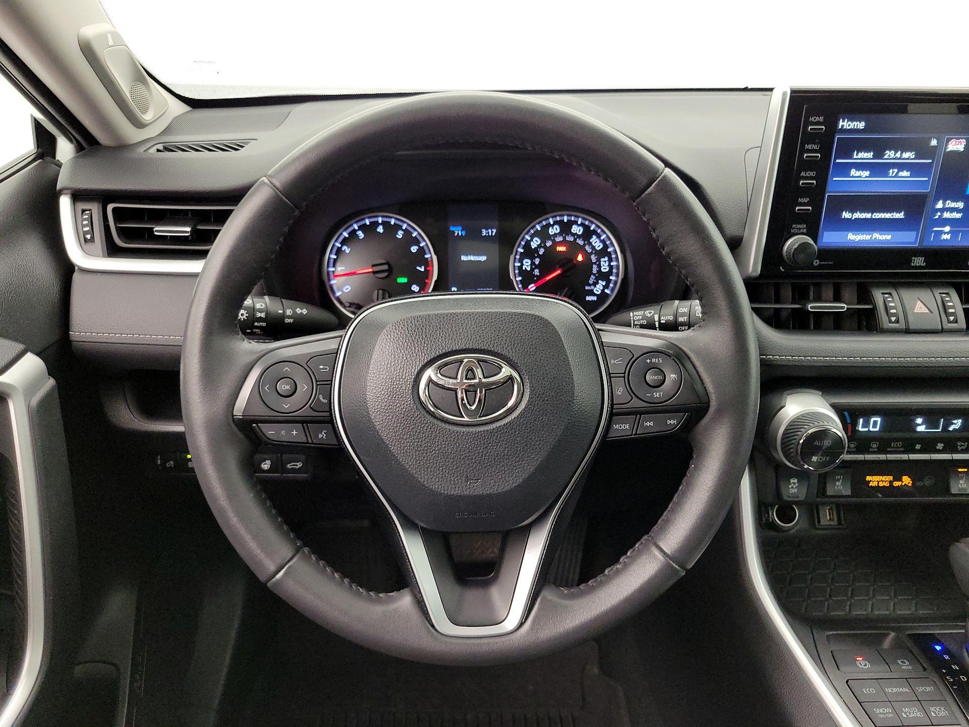 Thumbnail: 2021 Toyota RAV4 - 10