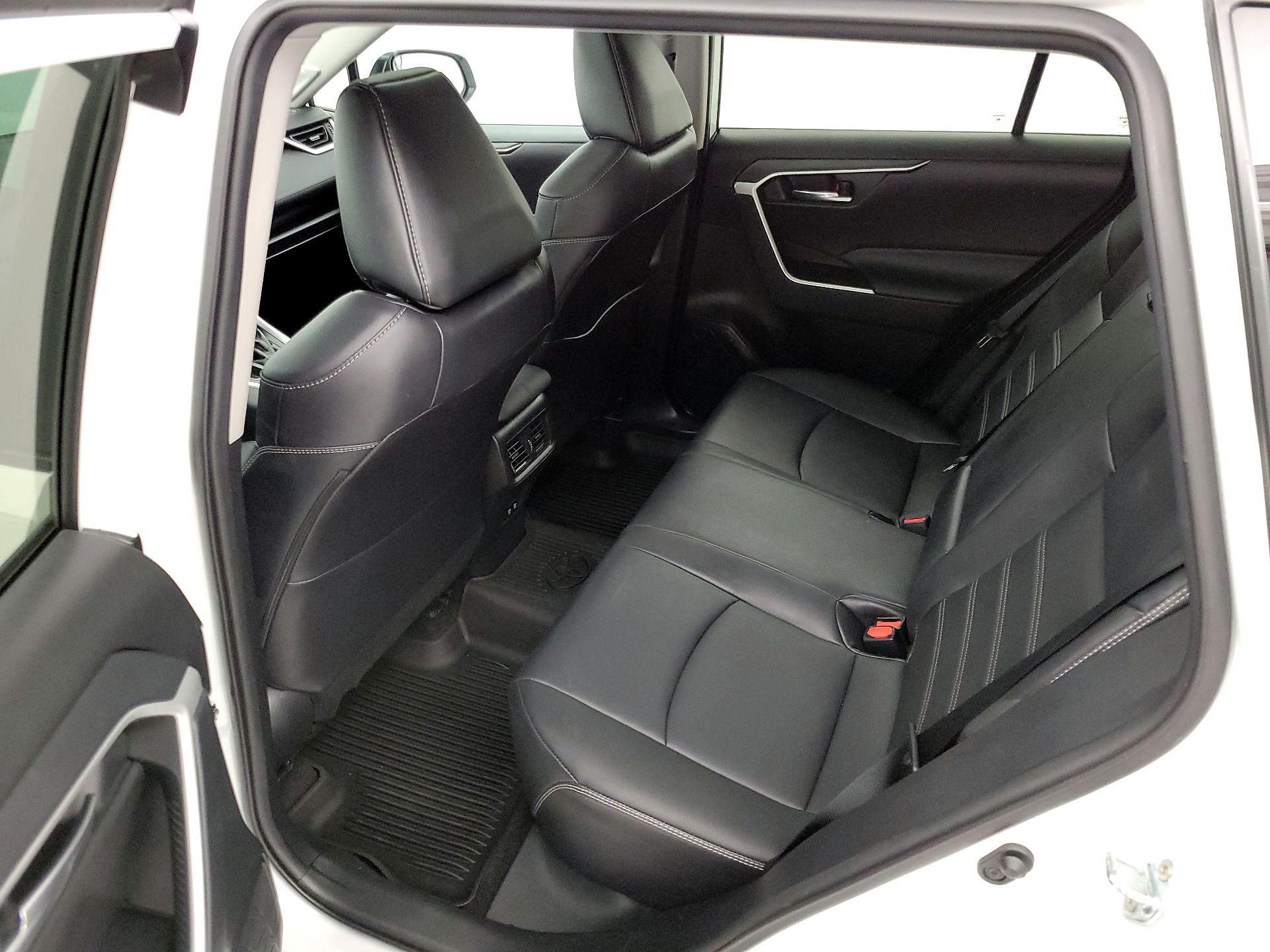 Thumbnail: 2021 Toyota RAV4 - 20