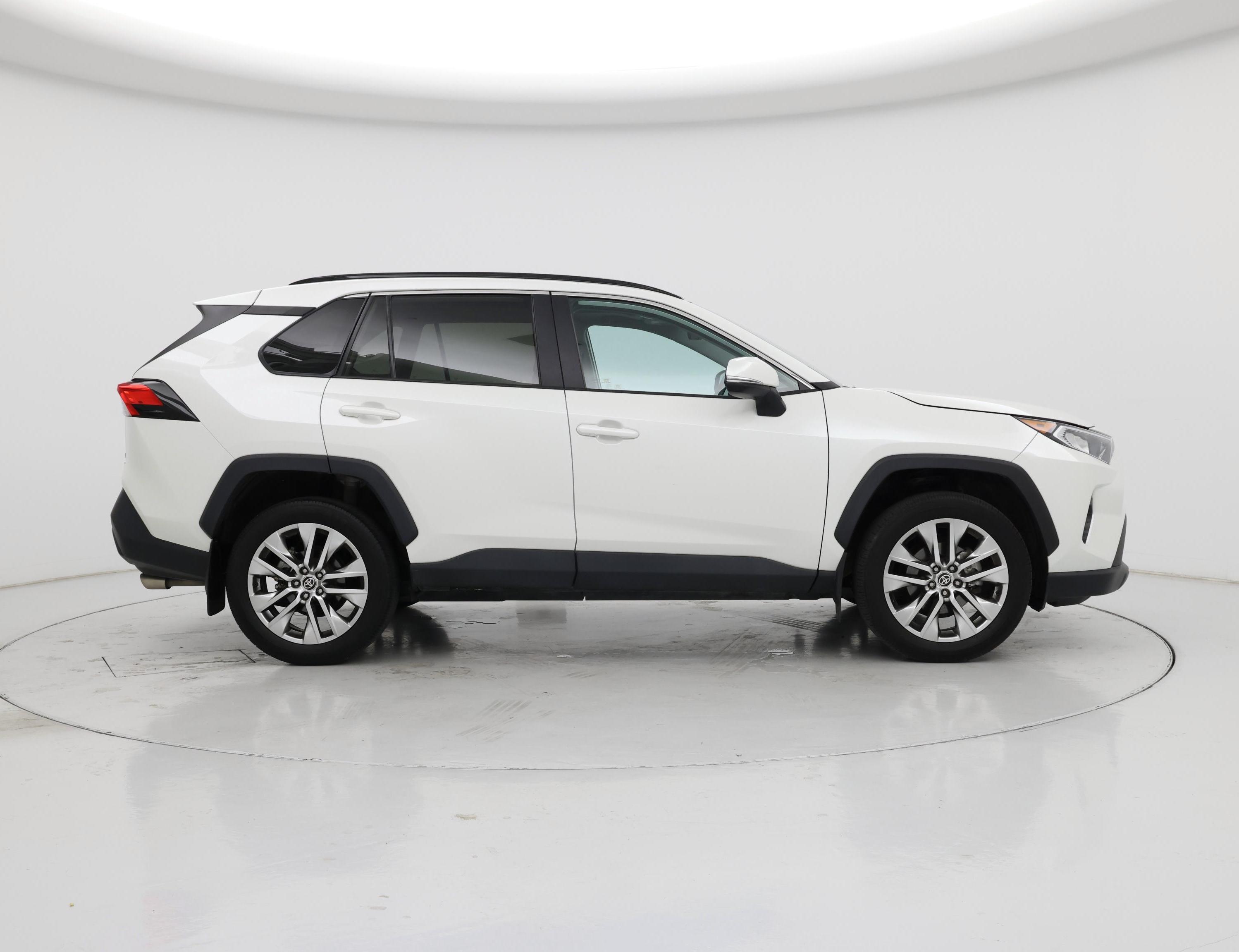 Thumbnail: 2021 Toyota RAV4 - 7