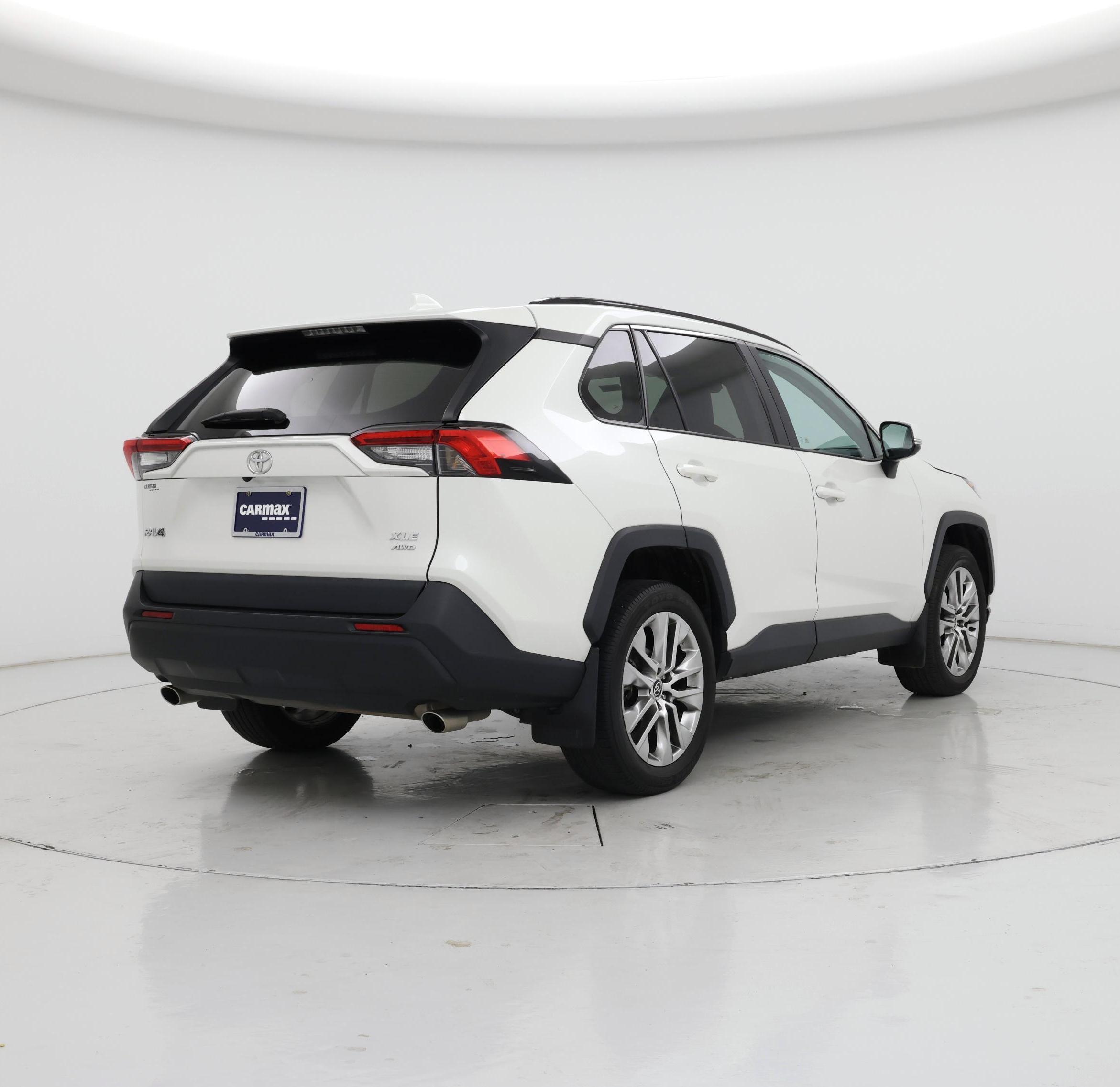 Thumbnail: 2021 Toyota RAV4 - 8