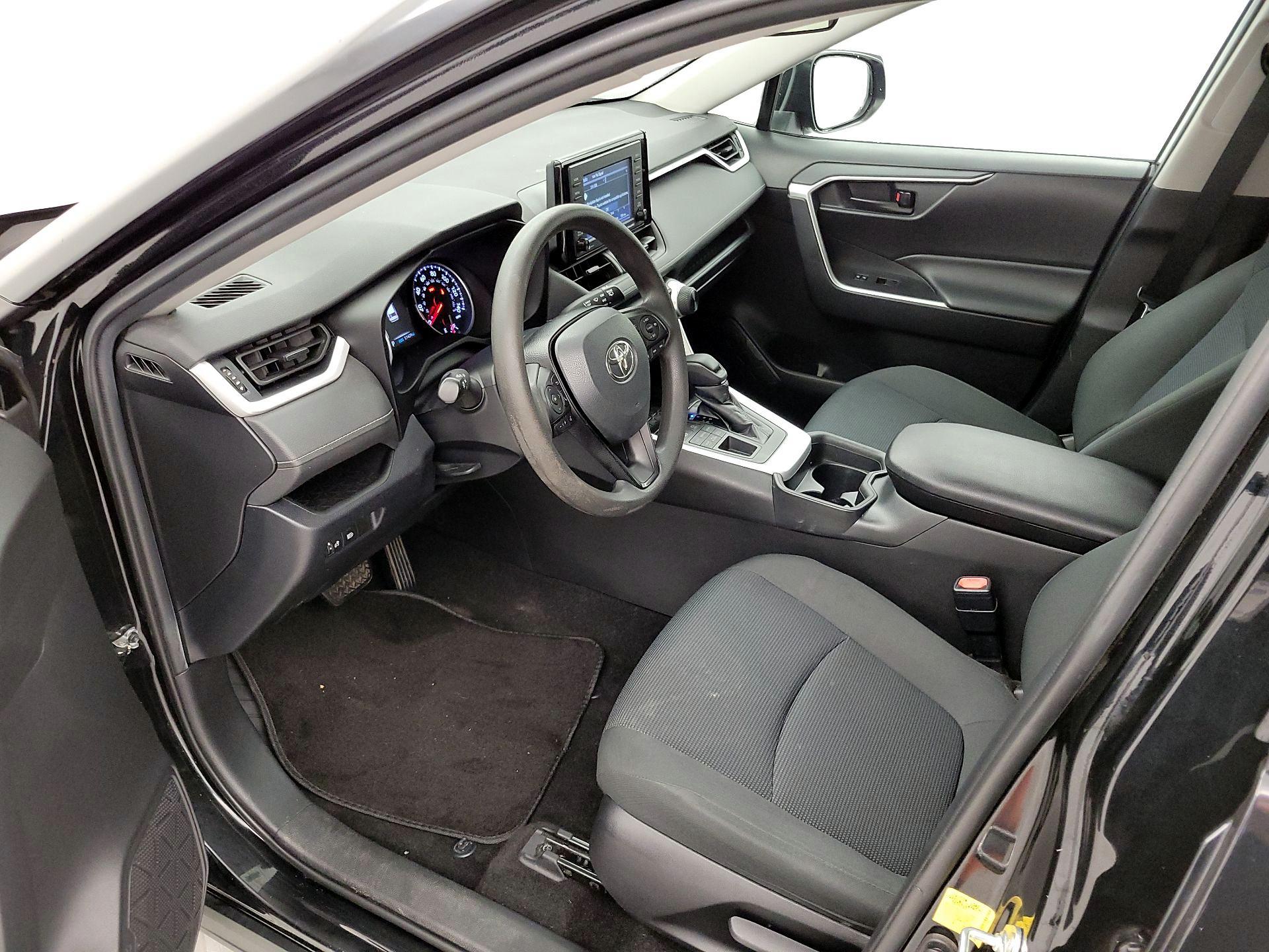 Thumbnail: 2020 Toyota RAV4 - 11