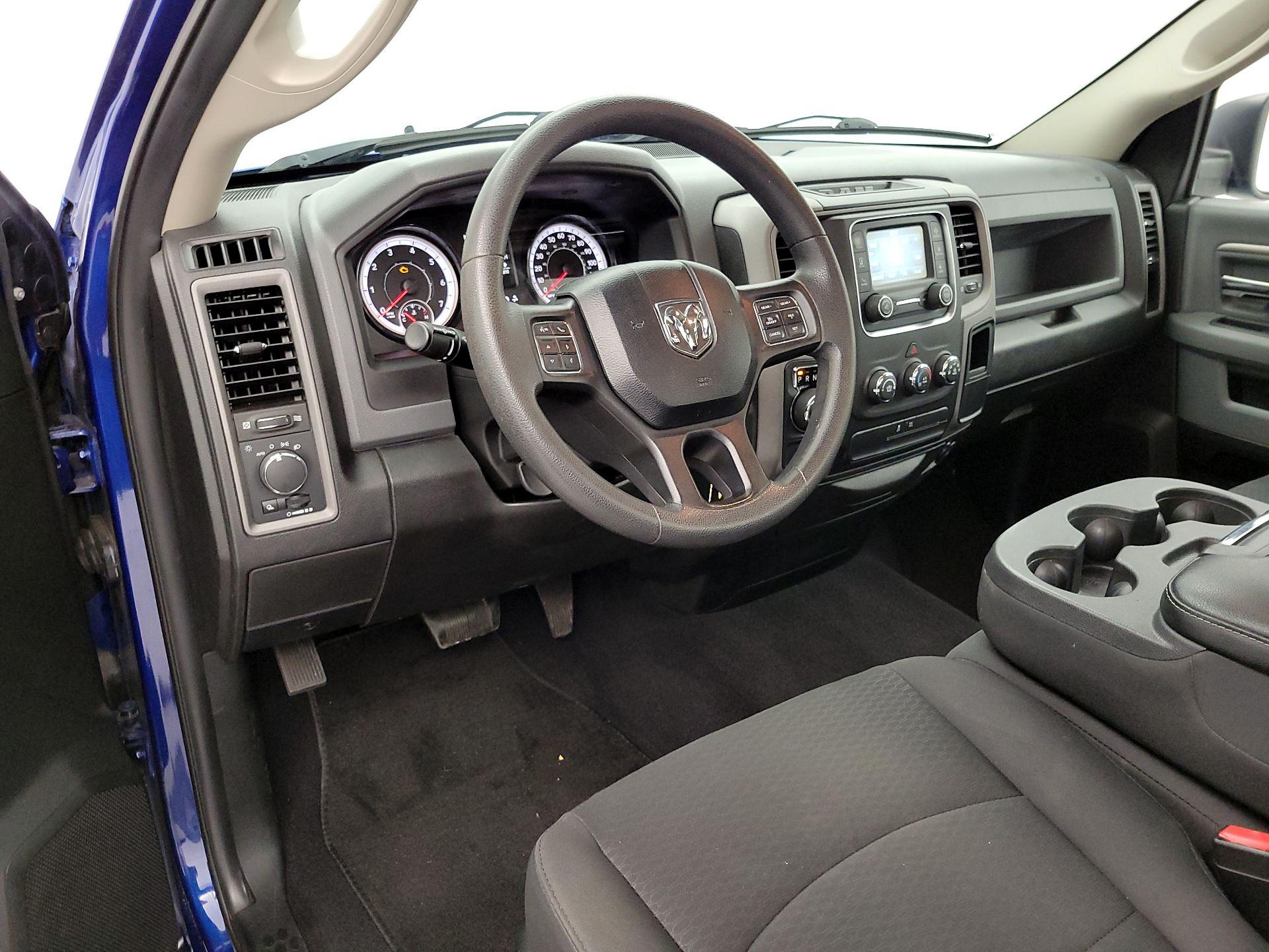 Thumbnail: 2019 RAM 1500 Classic - 9