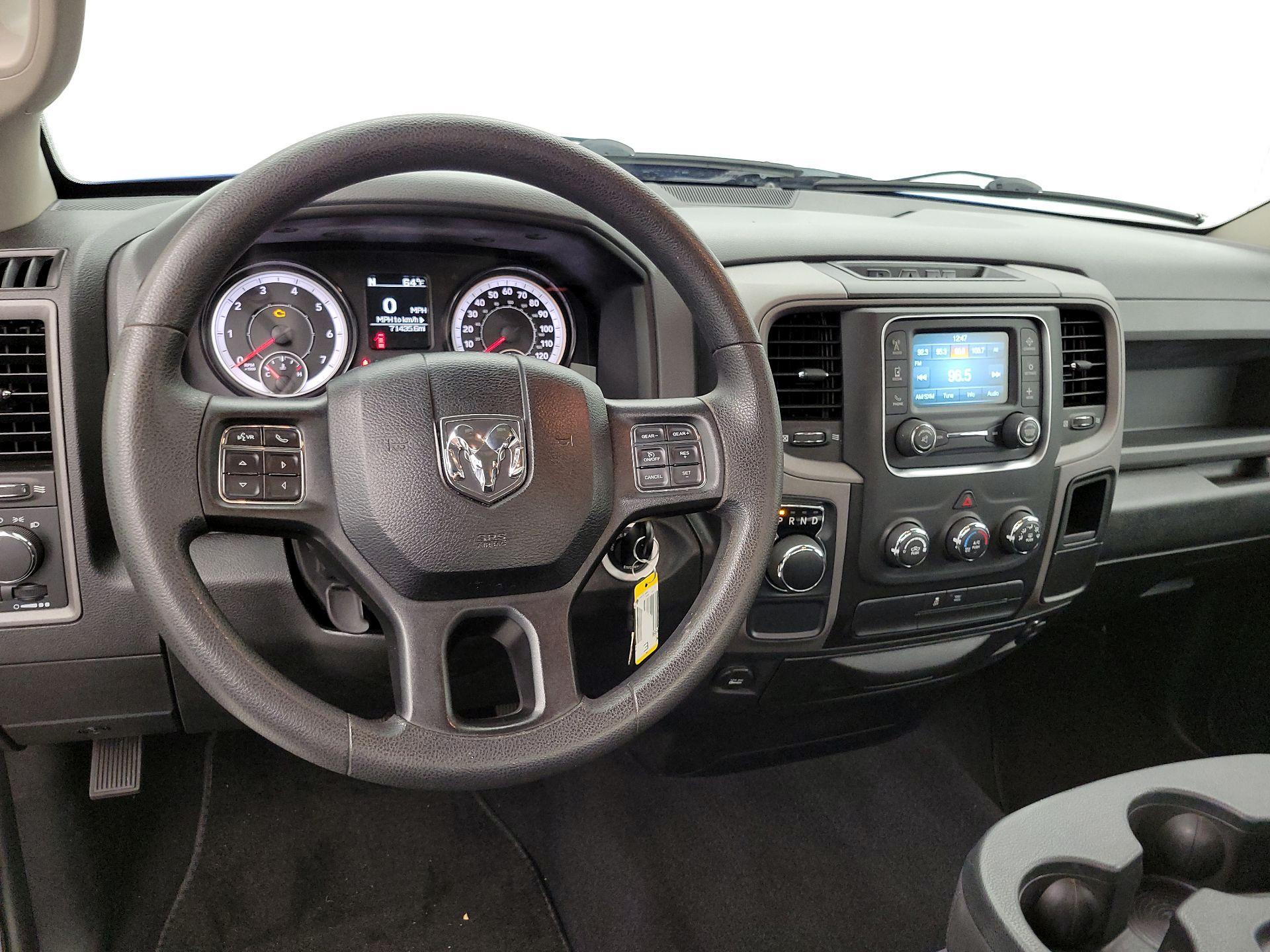 Thumbnail: 2019 RAM 1500 Classic - 10