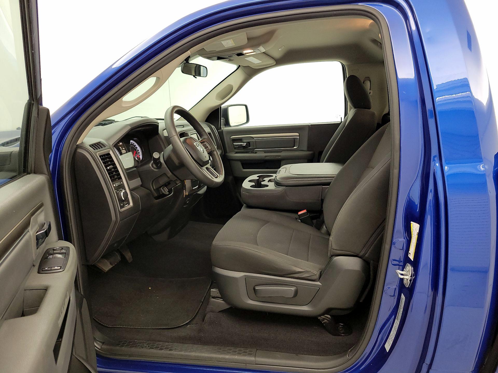 Thumbnail: 2019 RAM 1500 Classic - 11