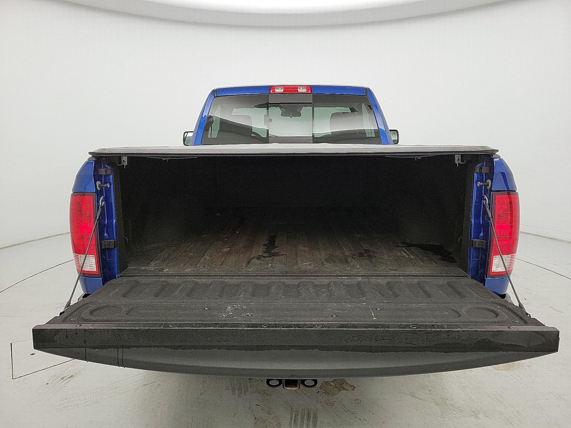 Thumbnail: 2019 RAM 1500 Classic - 19