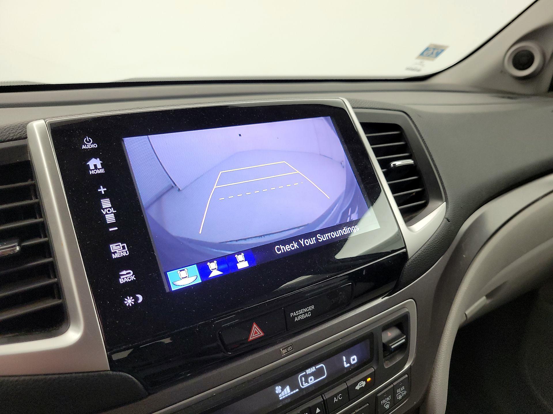 Thumbnail: 2018 Honda Pilot - 14