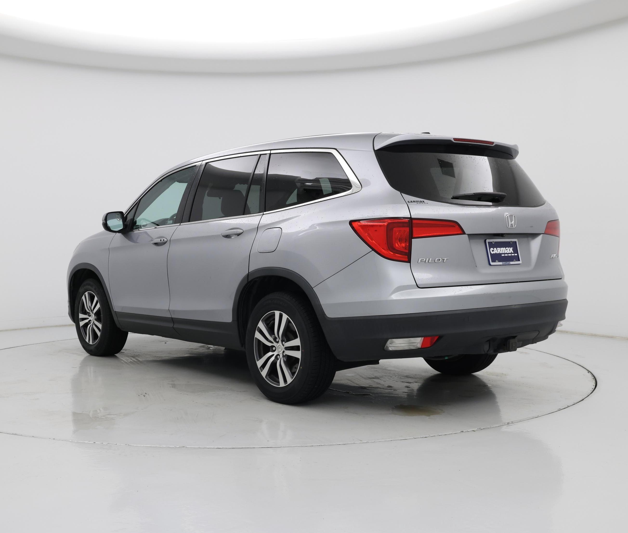 Thumbnail: 2018 Honda Pilot - 2