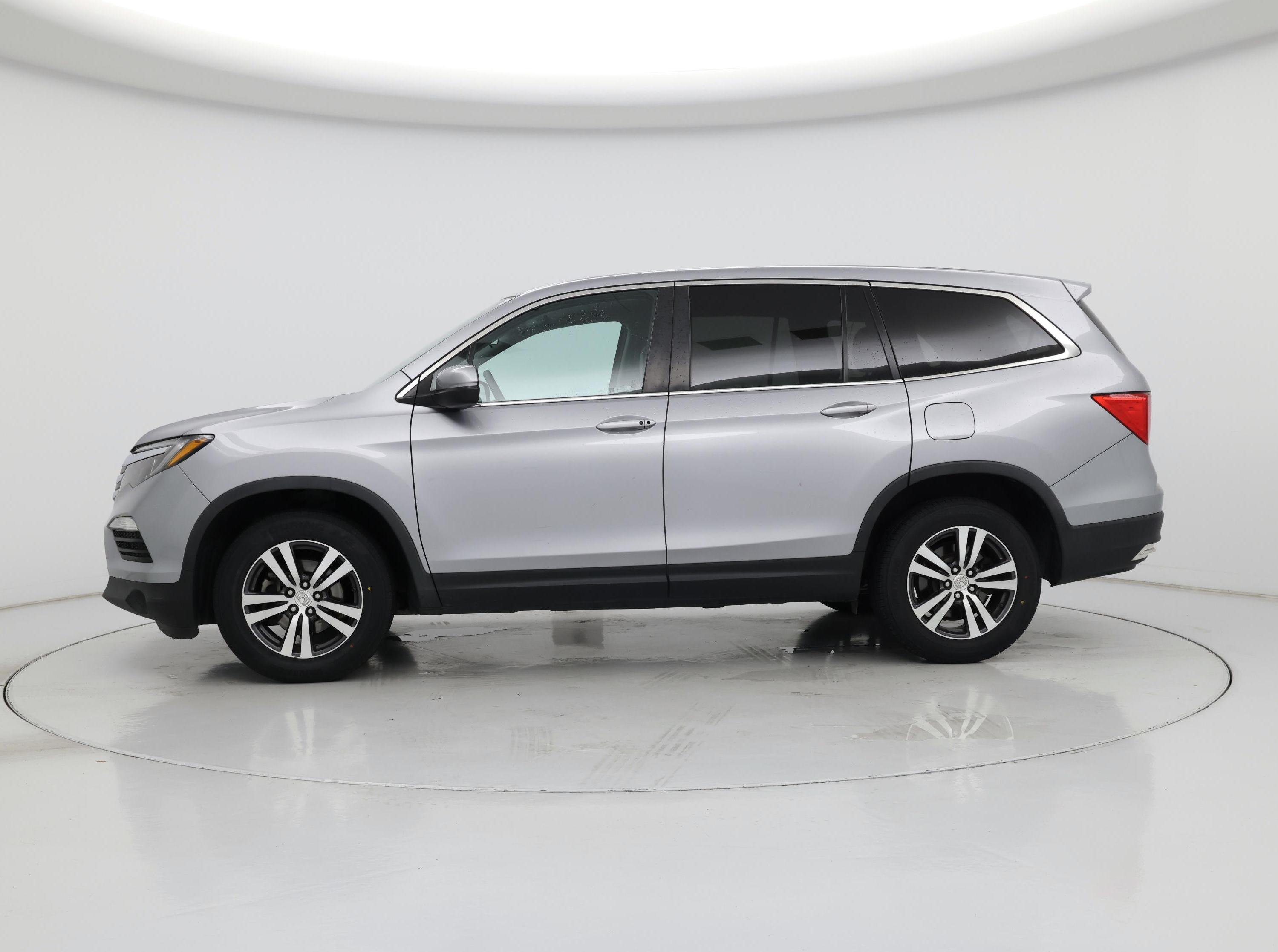 Thumbnail: 2018 Honda Pilot - 3