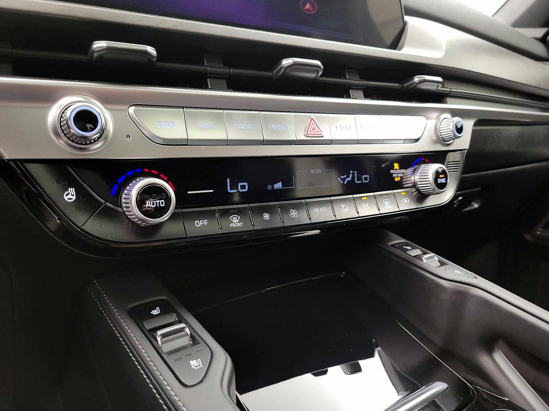 Thumbnail: 2023 Kia Telluride - 17