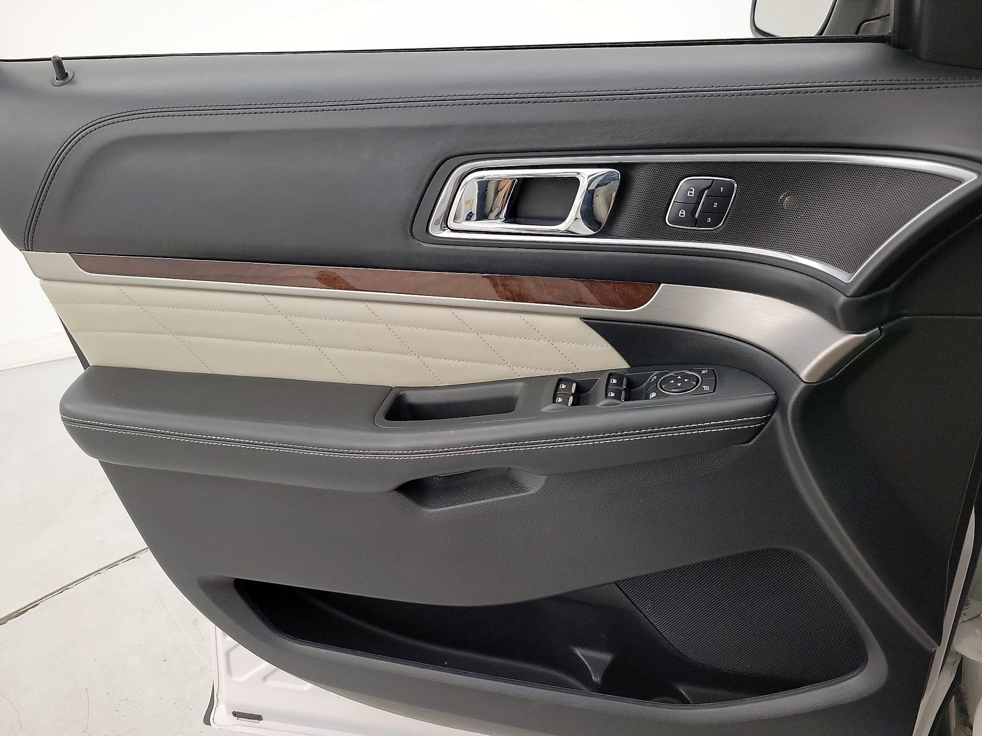 Thumbnail: 2016 Ford Explorer - 12