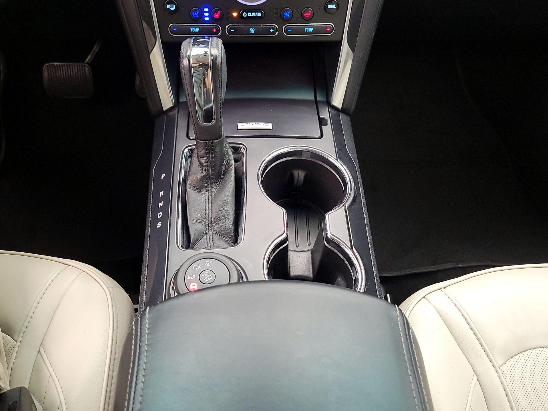 Thumbnail: 2016 Ford Explorer - 17