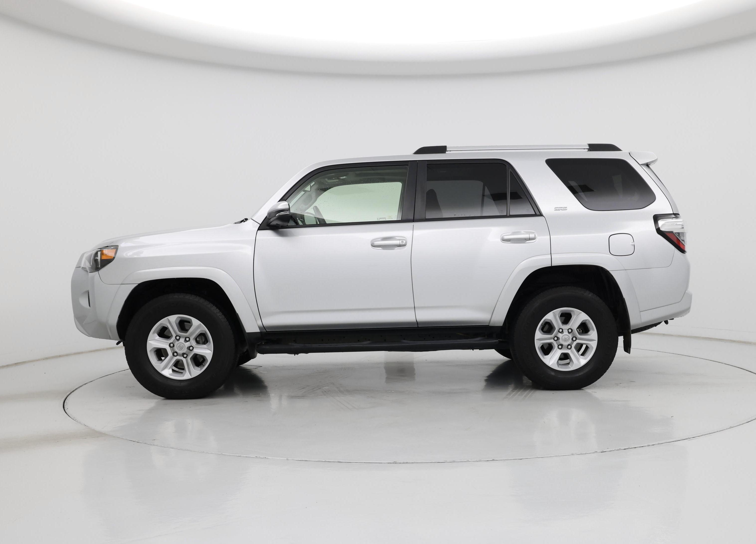 Thumbnail: 2019 Toyota 4Runner - 3