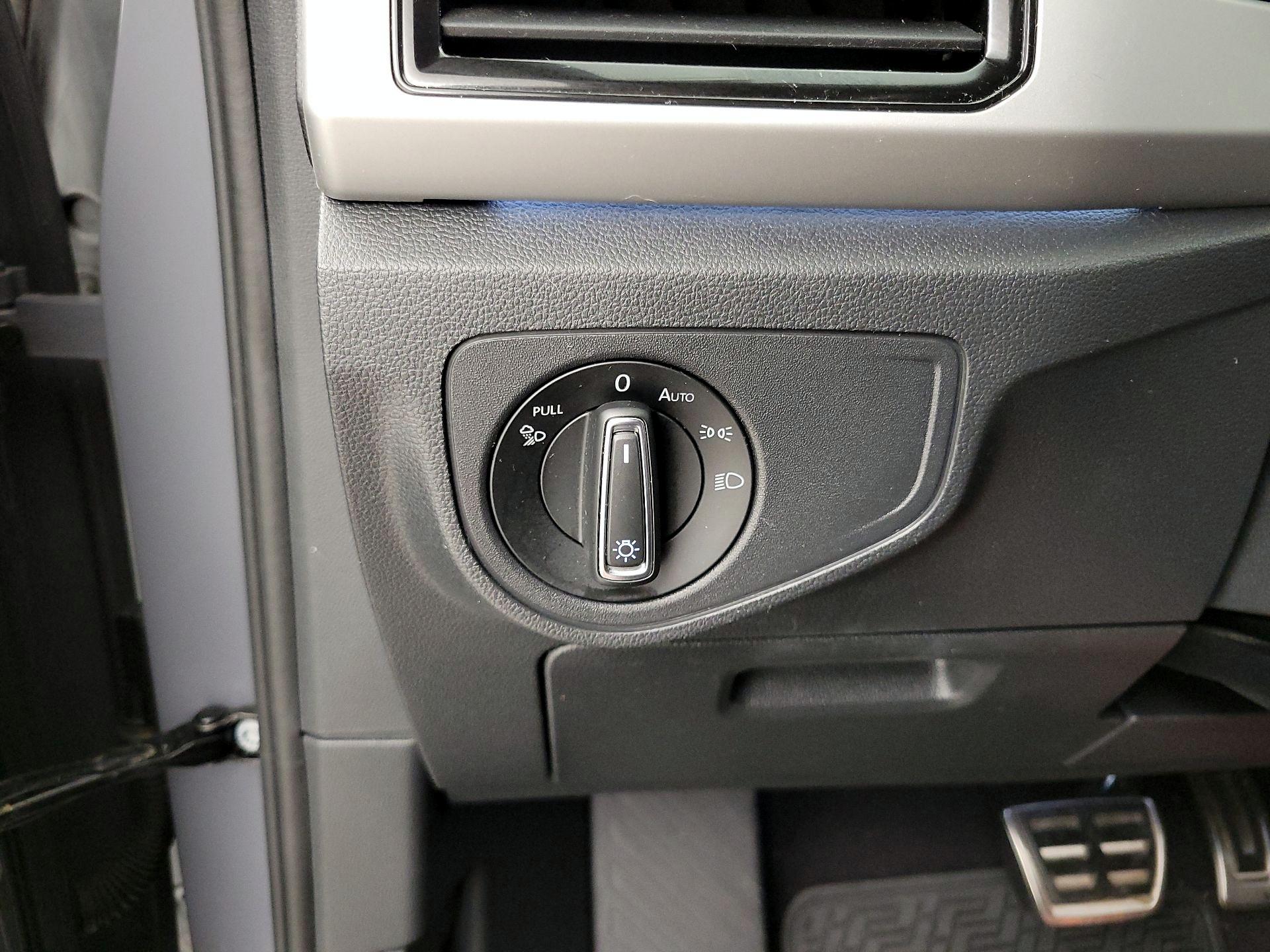 Thumbnail: 2021 Volkswagen Atlas - 13