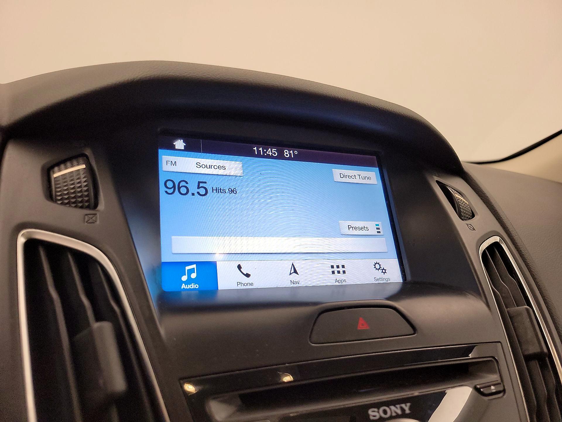 Thumbnail: 2016 Ford Focus - 15