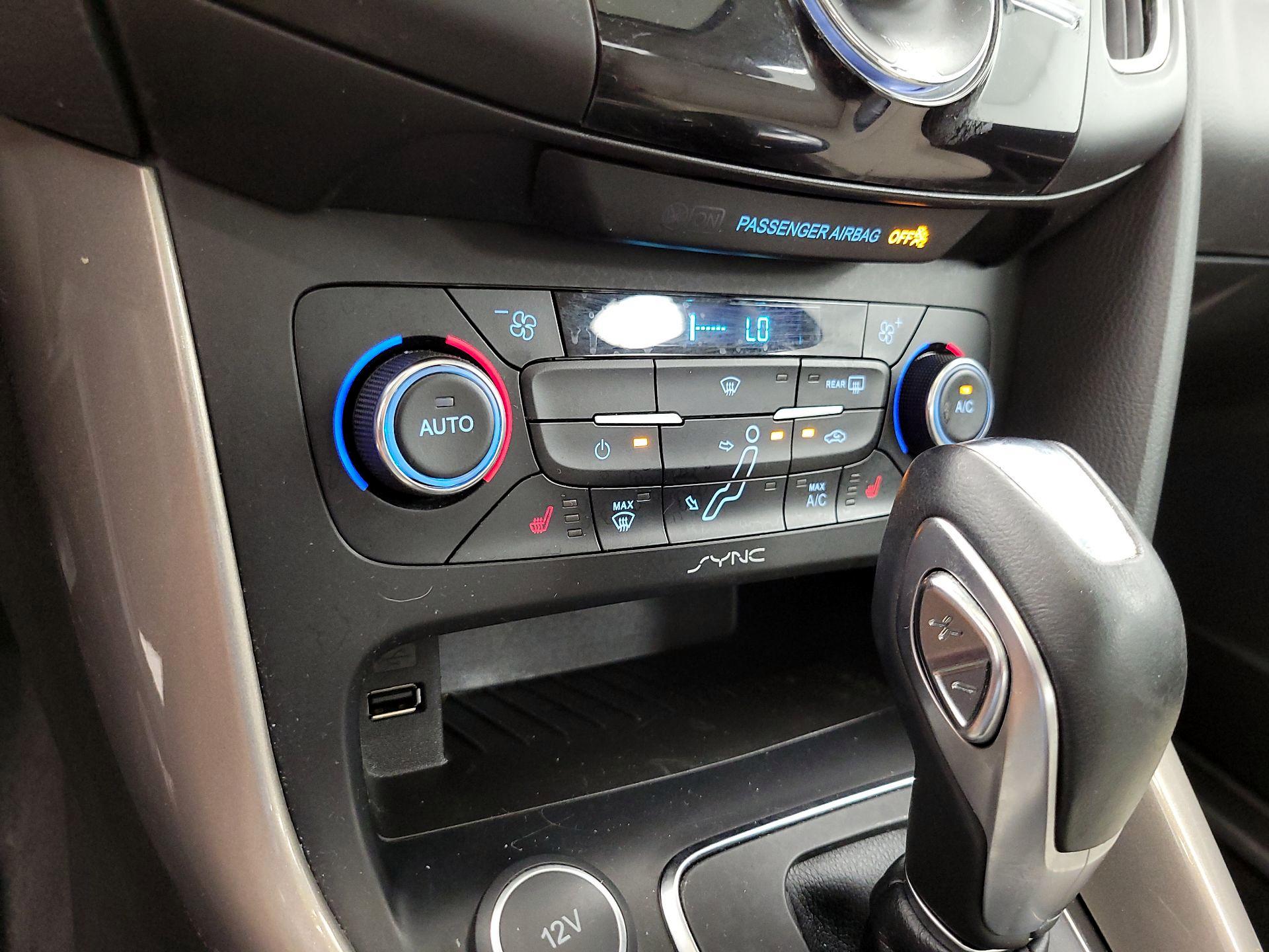 Thumbnail: 2016 Ford Focus - 16