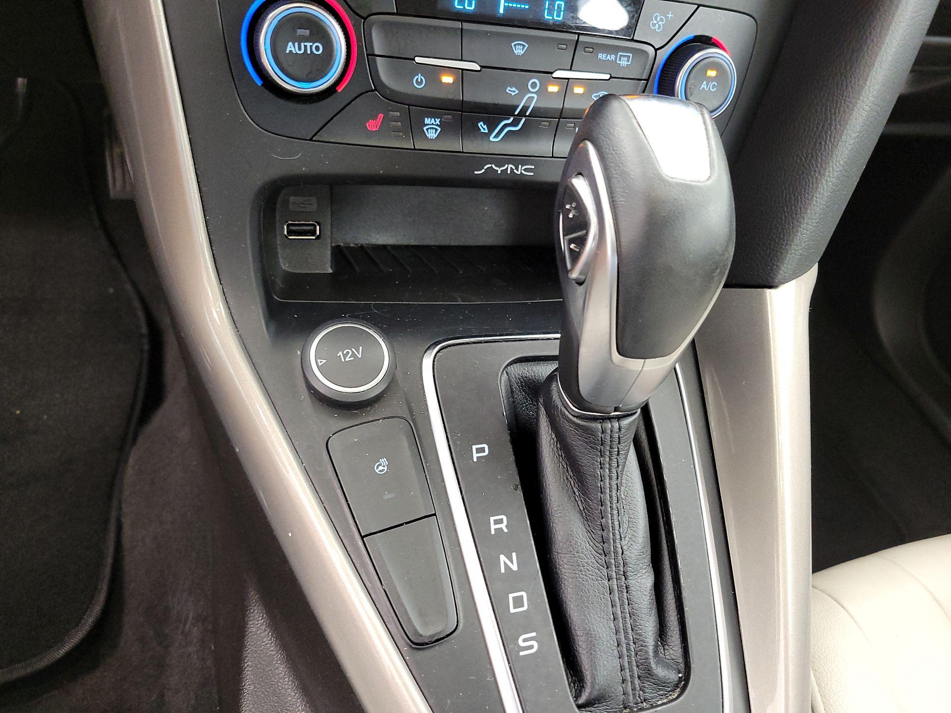 Thumbnail: 2016 Ford Focus - 17