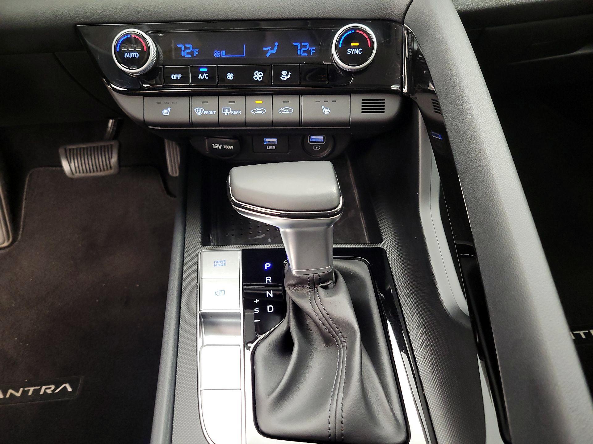 Thumbnail: 2022 Hyundai Elantra - 17