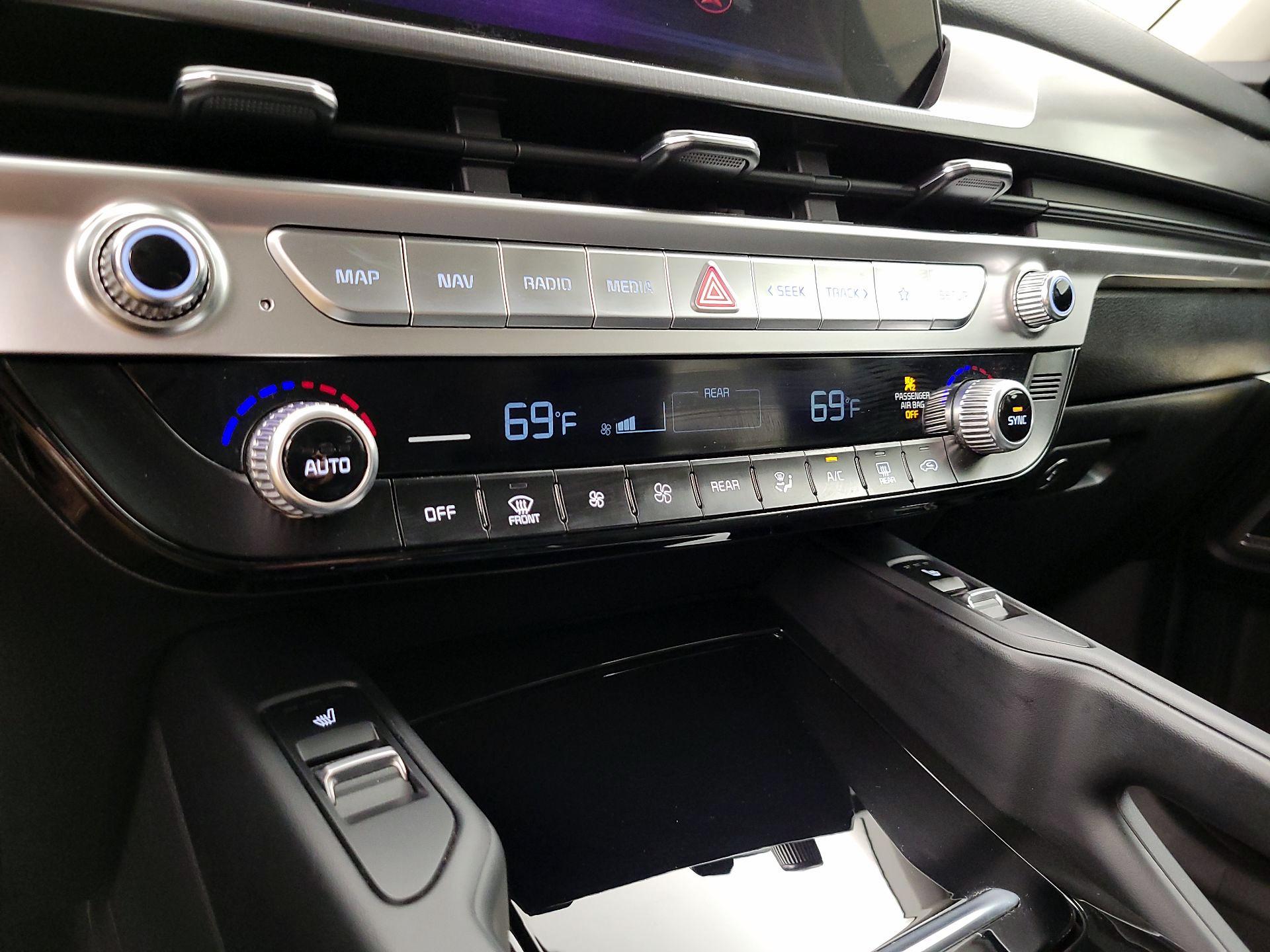 Thumbnail: 2023 Kia Telluride - 17
