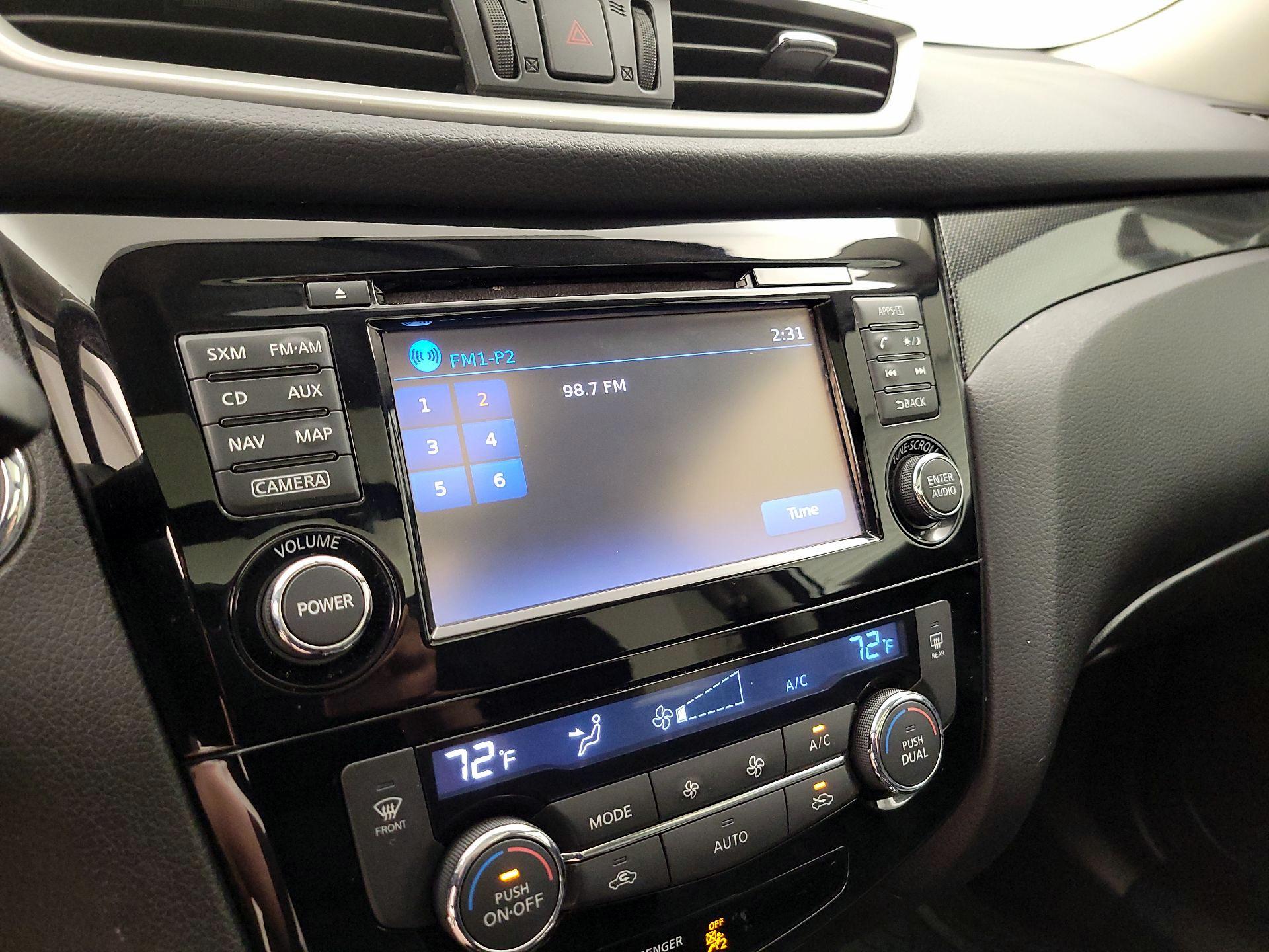 Thumbnail: 2016 Nissan Rogue - 16
