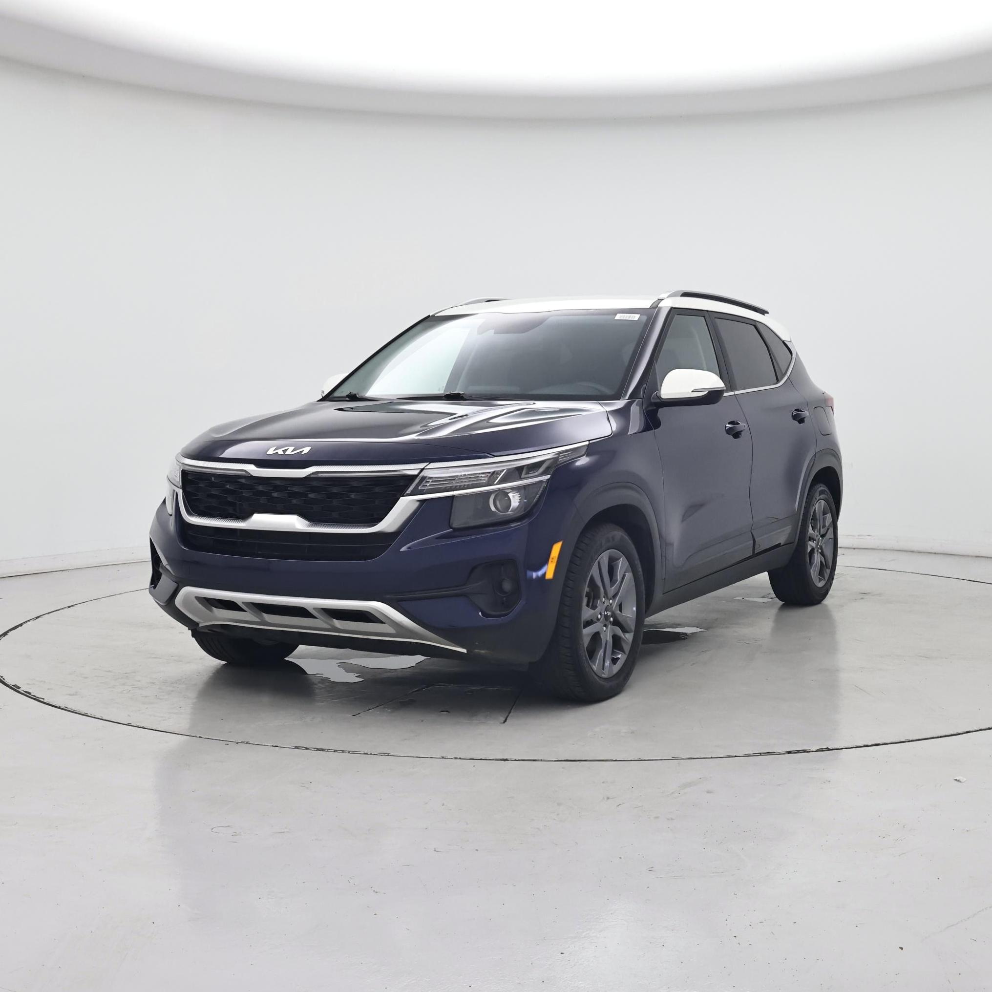 Thumbnail: 2023 Kia Seltos - 4