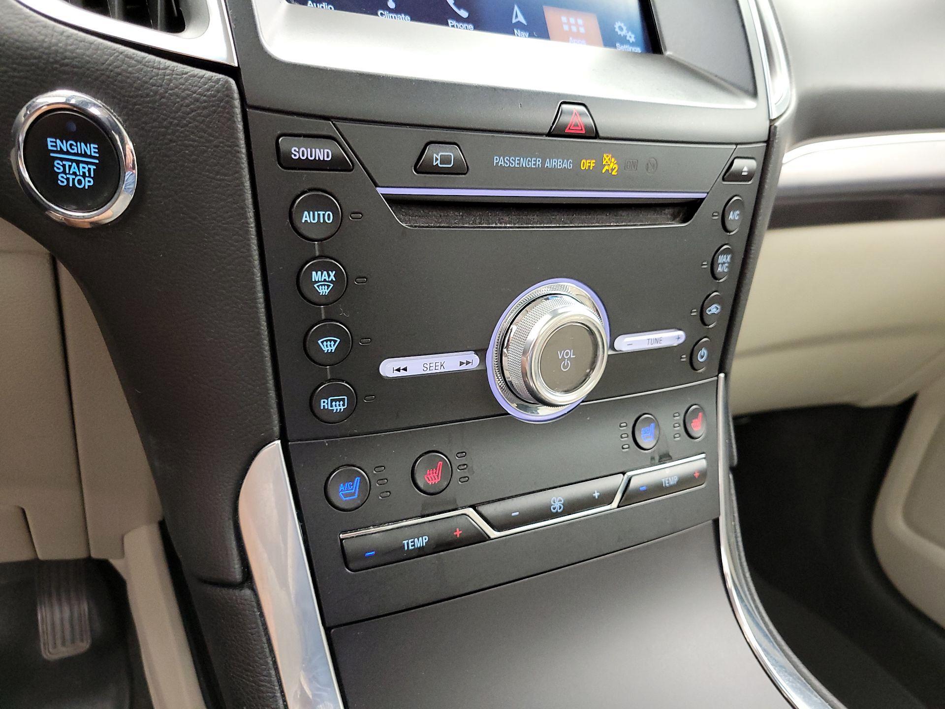 Thumbnail: 2019 Ford Edge - 17
