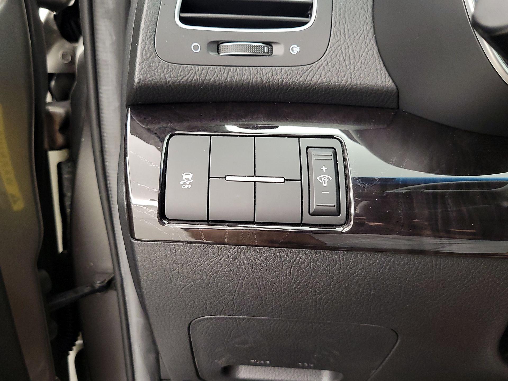 Thumbnail: 2014 Kia Sorento - 13