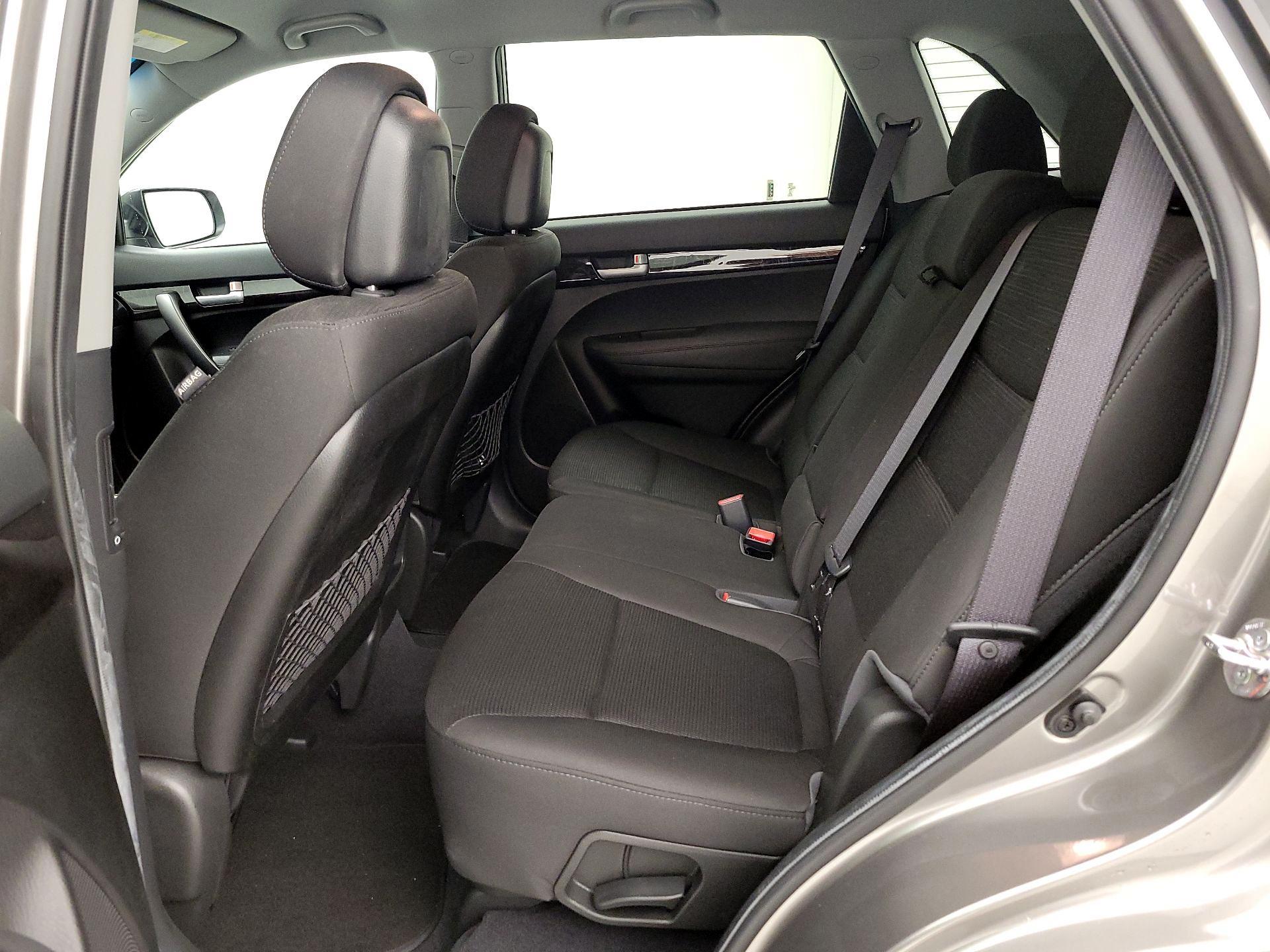 Thumbnail: 2014 Kia Sorento - 18