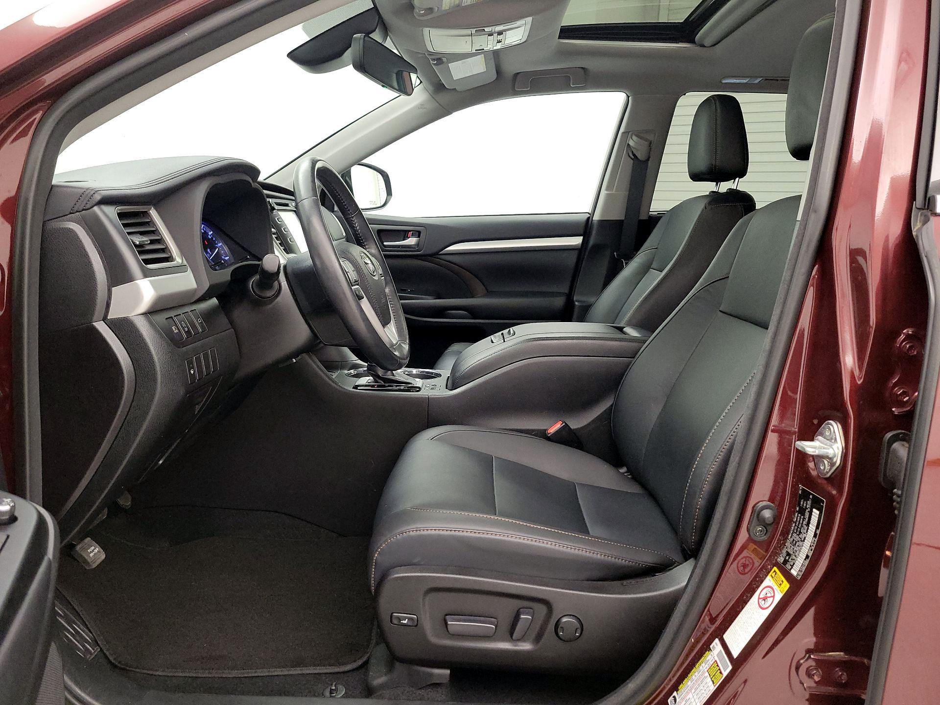 Thumbnail: 2018 Toyota Highlander - 11