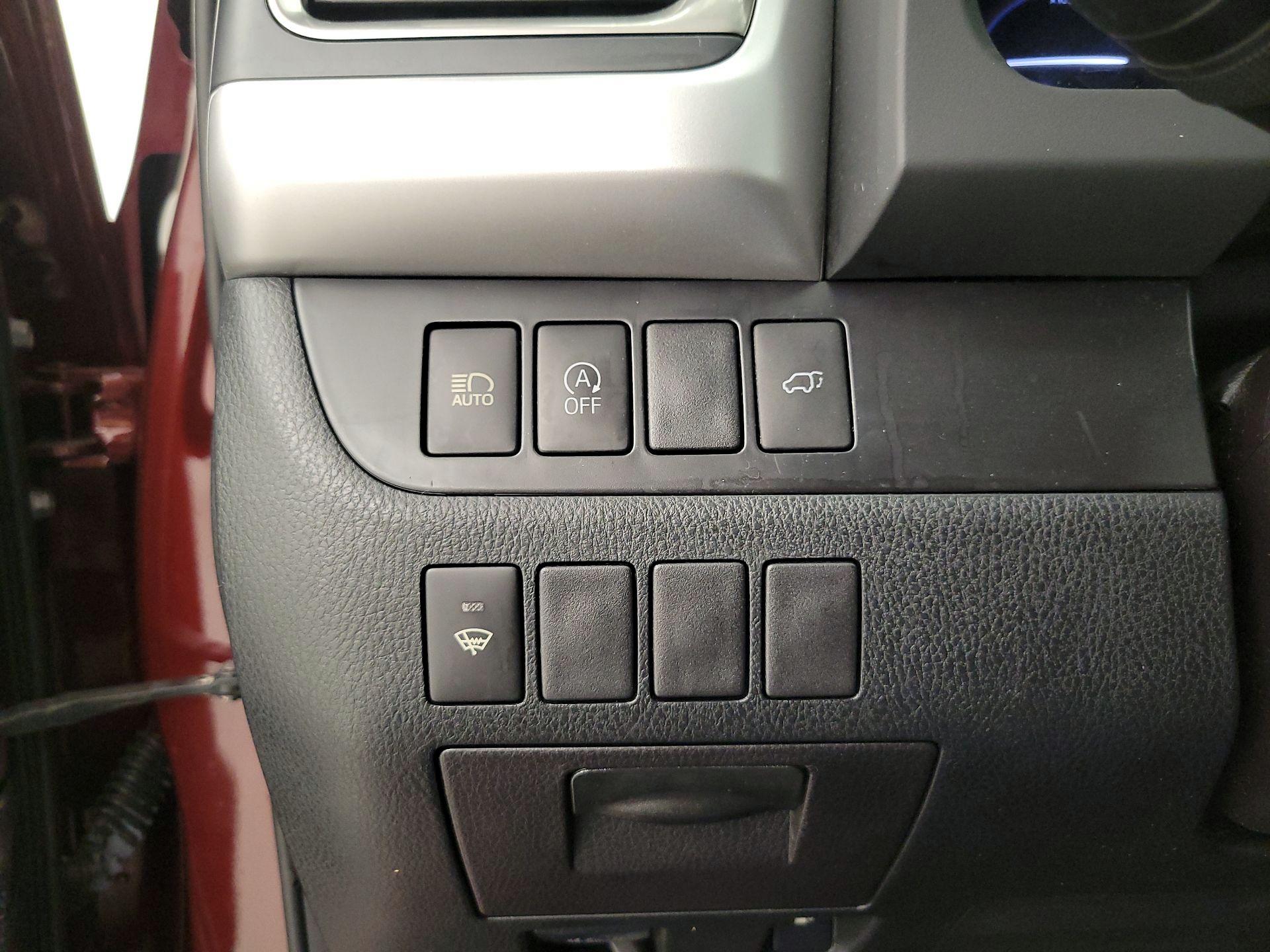 Thumbnail: 2018 Toyota Highlander - 13