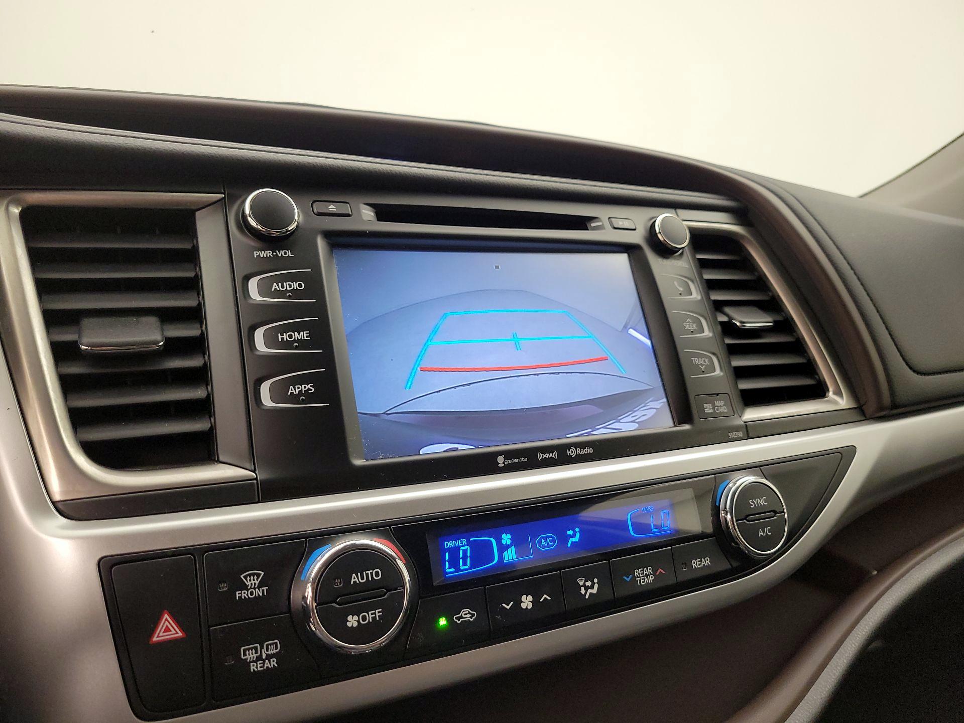 Thumbnail: 2018 Toyota Highlander - 15