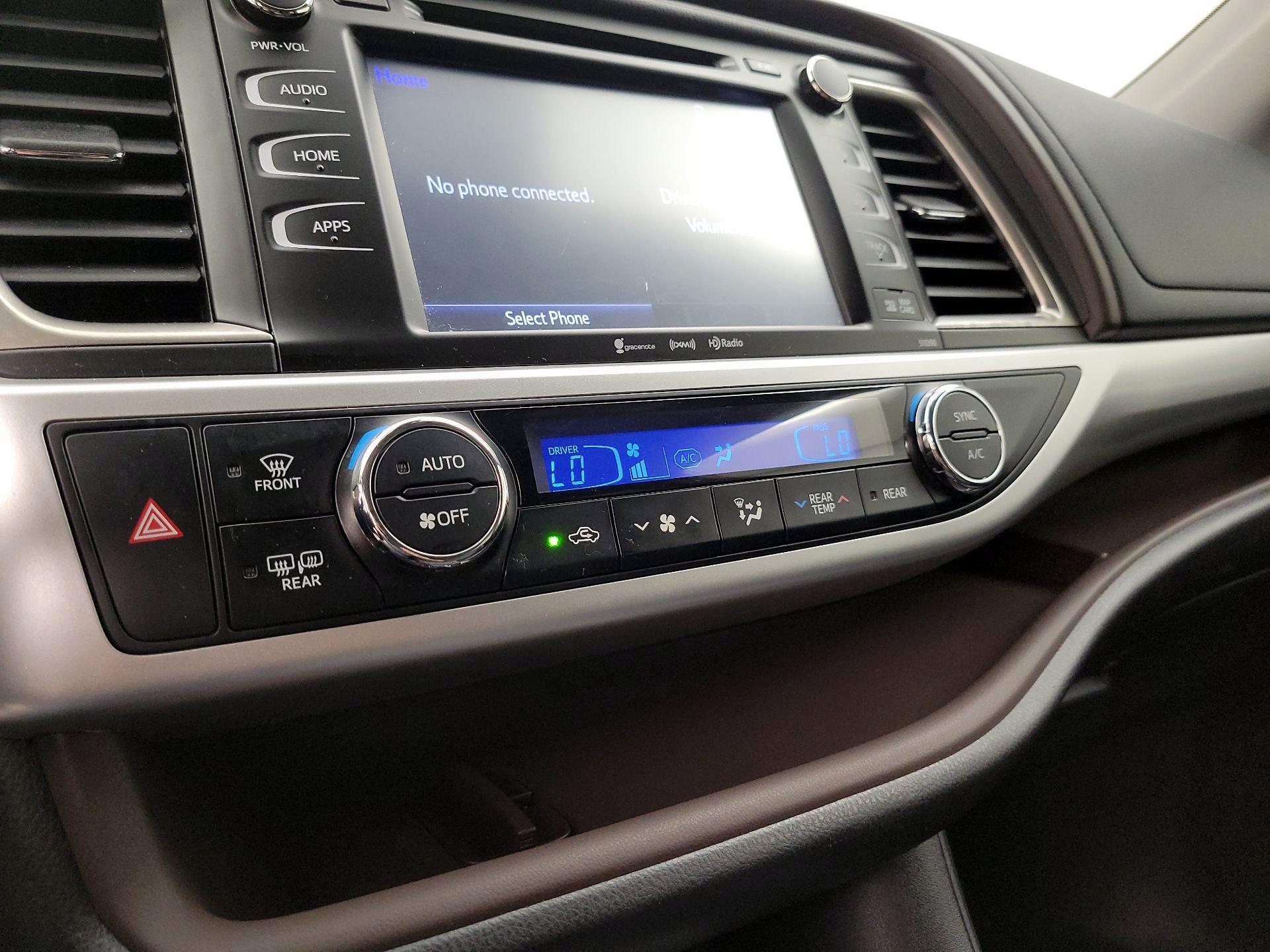 Thumbnail: 2018 Toyota Highlander - 17