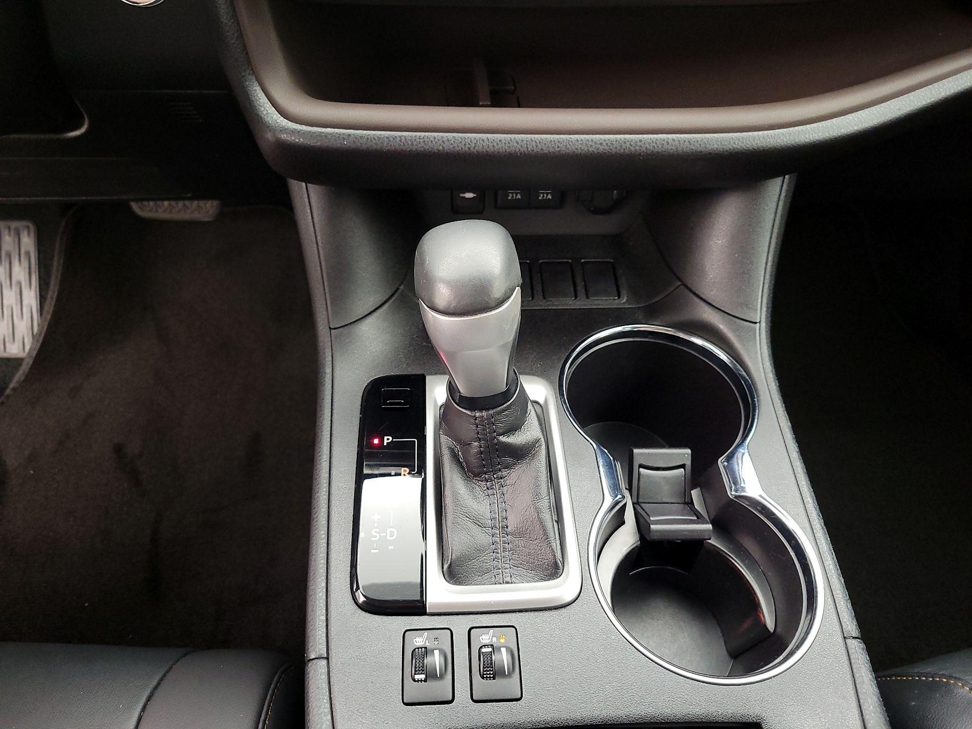 Thumbnail: 2018 Toyota Highlander - 18