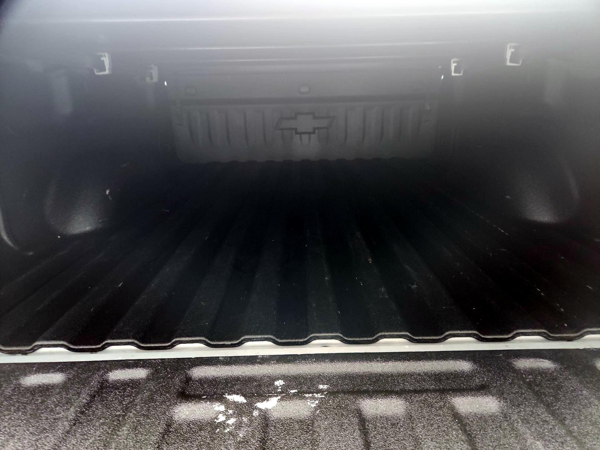 Thumbnail: 2015 Chevrolet Silverado 1500 - 18