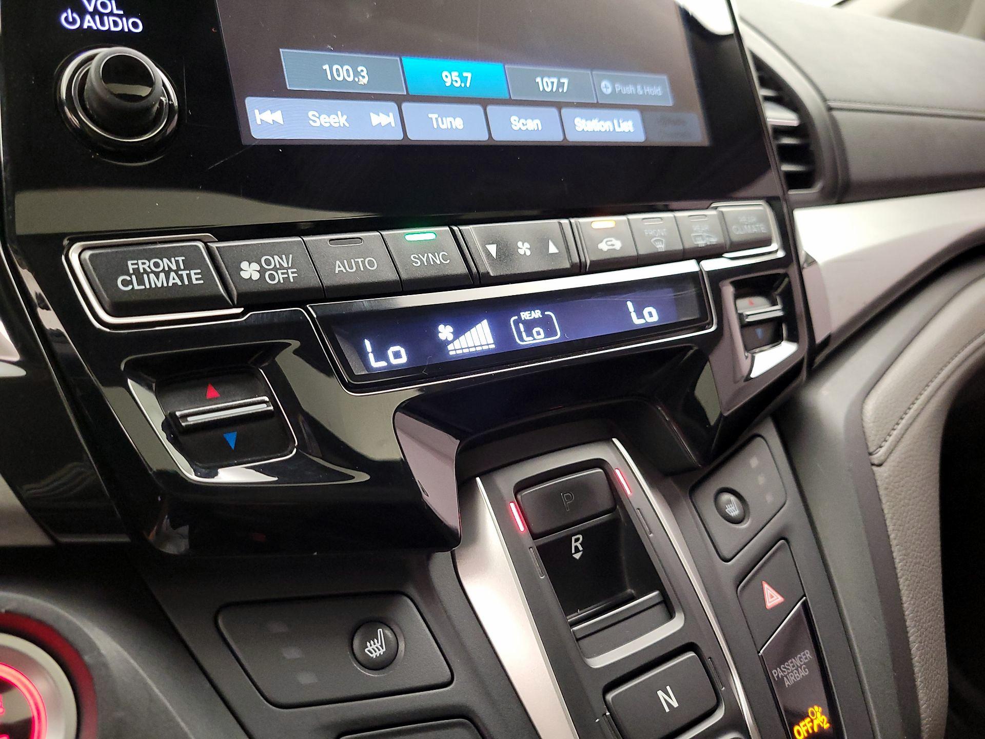 Thumbnail: 2018 Honda Odyssey - 16