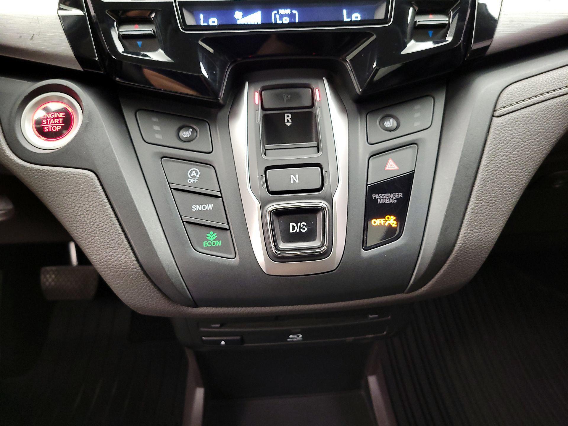 Thumbnail: 2018 Honda Odyssey - 17