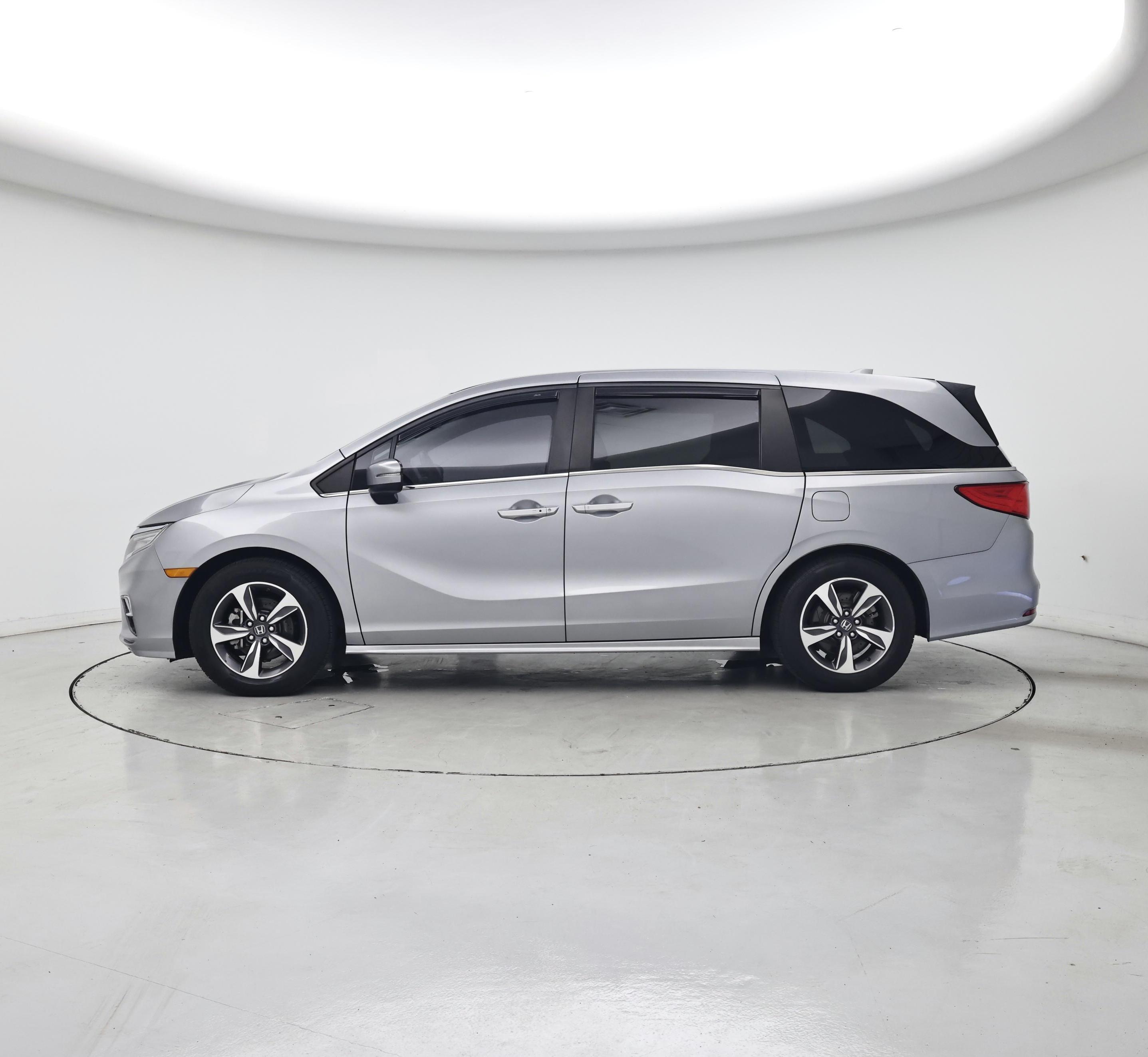 Thumbnail: 2018 Honda Odyssey - 3