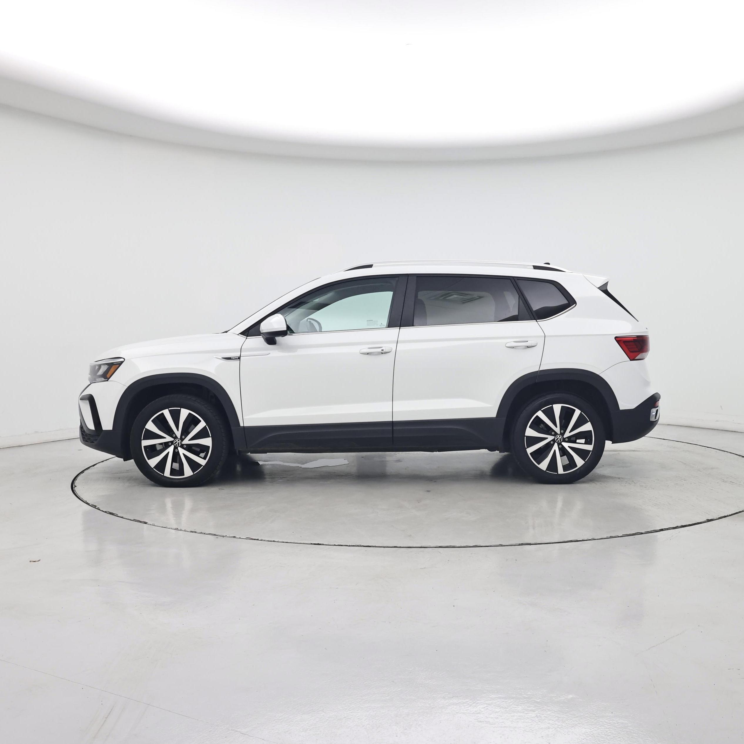 Thumbnail: 2023 Volkswagen Taos - 3