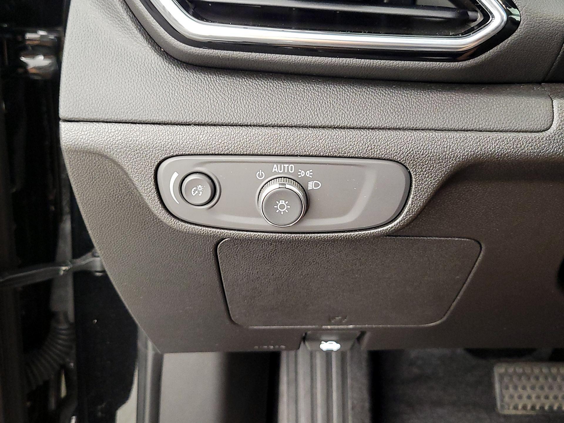 Thumbnail: 2023 Chevrolet Bolt EUV - 13