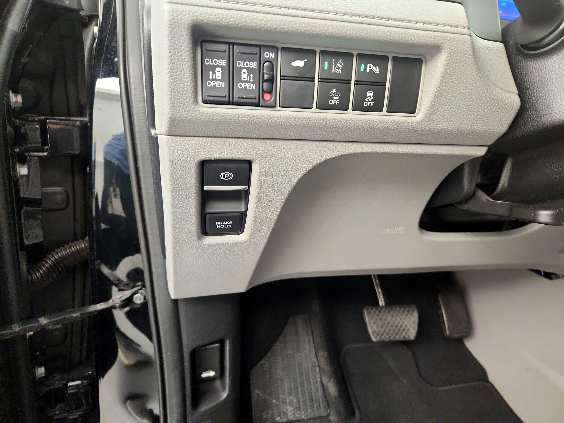 Thumbnail: 2018 Honda Odyssey - 13