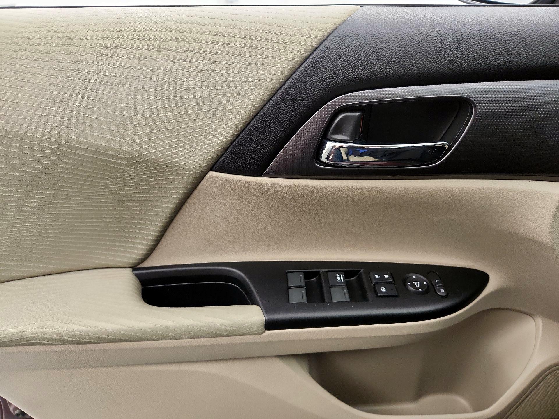 Thumbnail: 2015 Honda Accord - 12